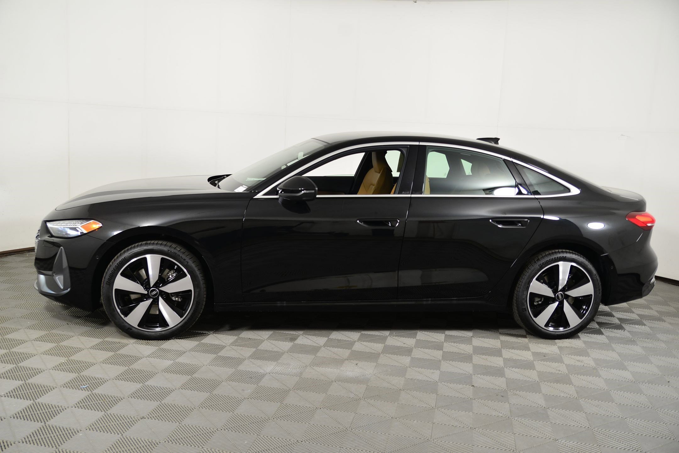 2025 Audi A5 2.0T Premium Plus photo 2