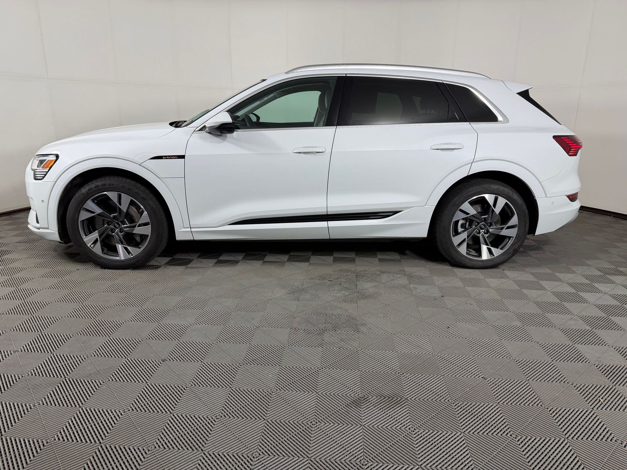 2023 Audi E-tron Premium Plus SUV