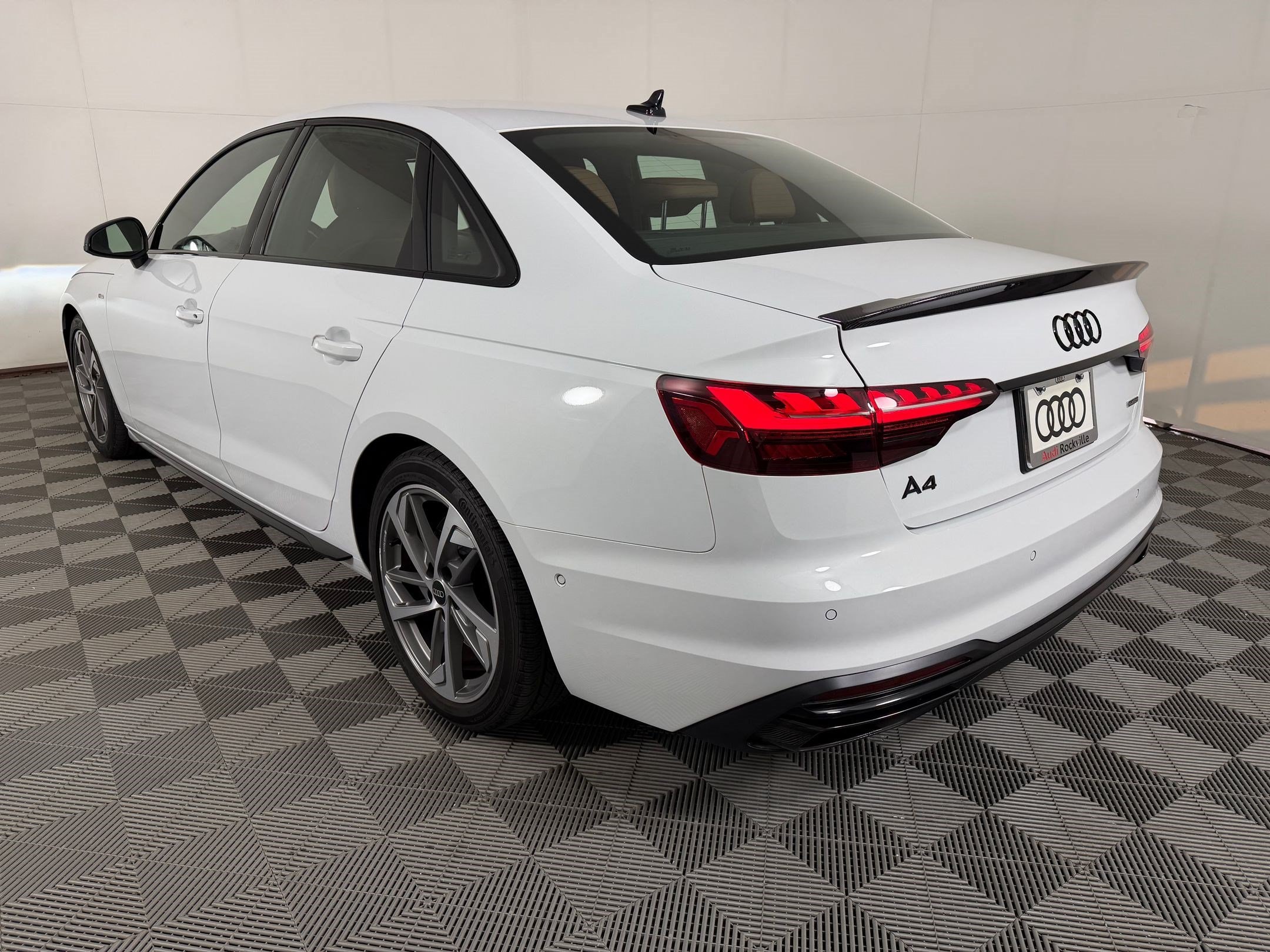 A4 S Line Prestige Sedan