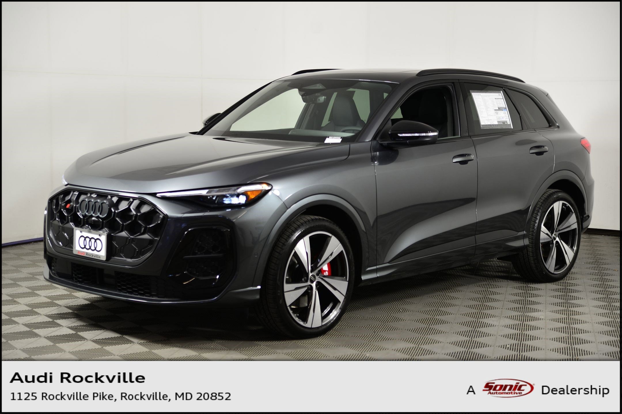 2025 Audi New SQ5 Premium Plus's photo