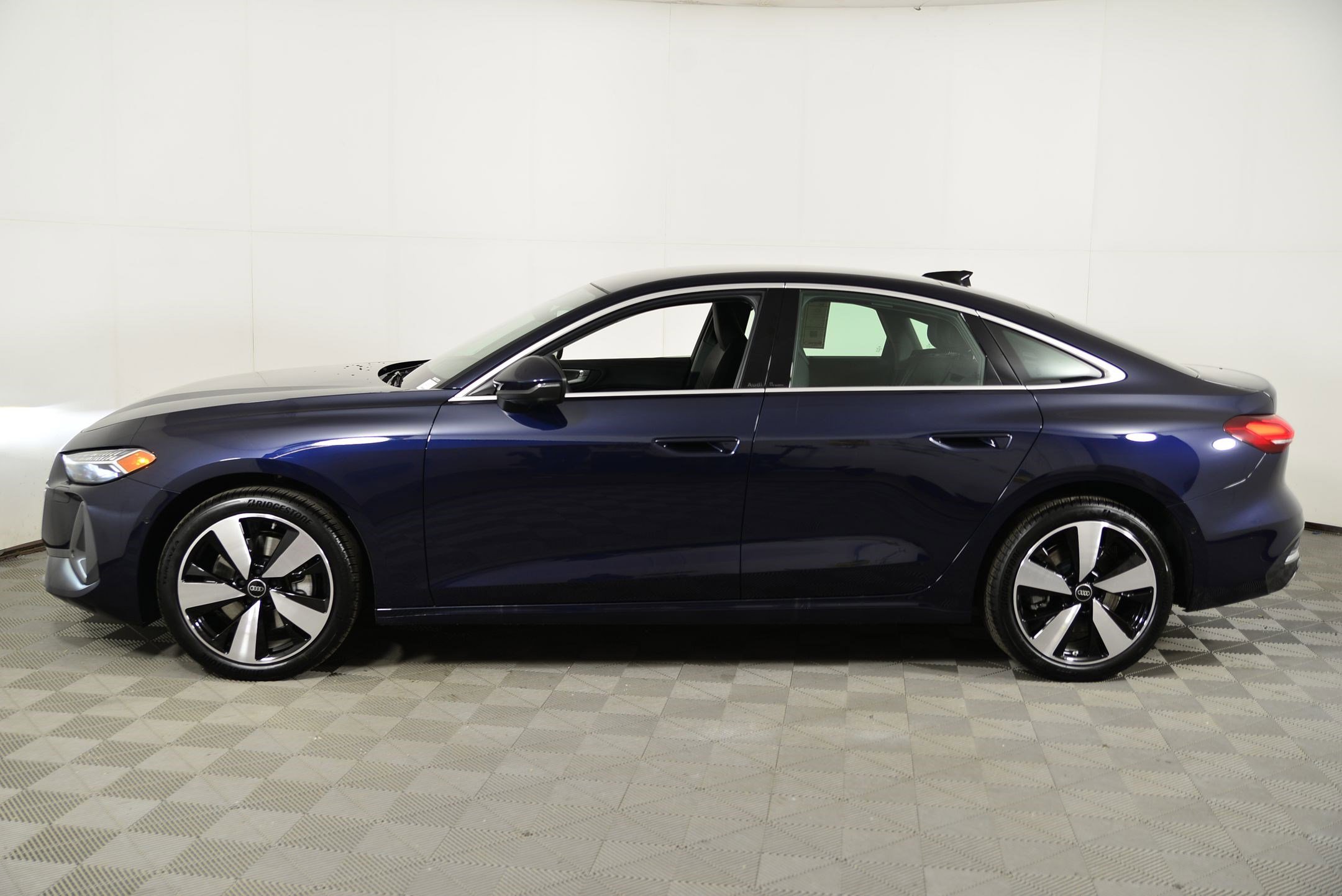 2025 Audi A5 2.0T Premium Plus photo 2