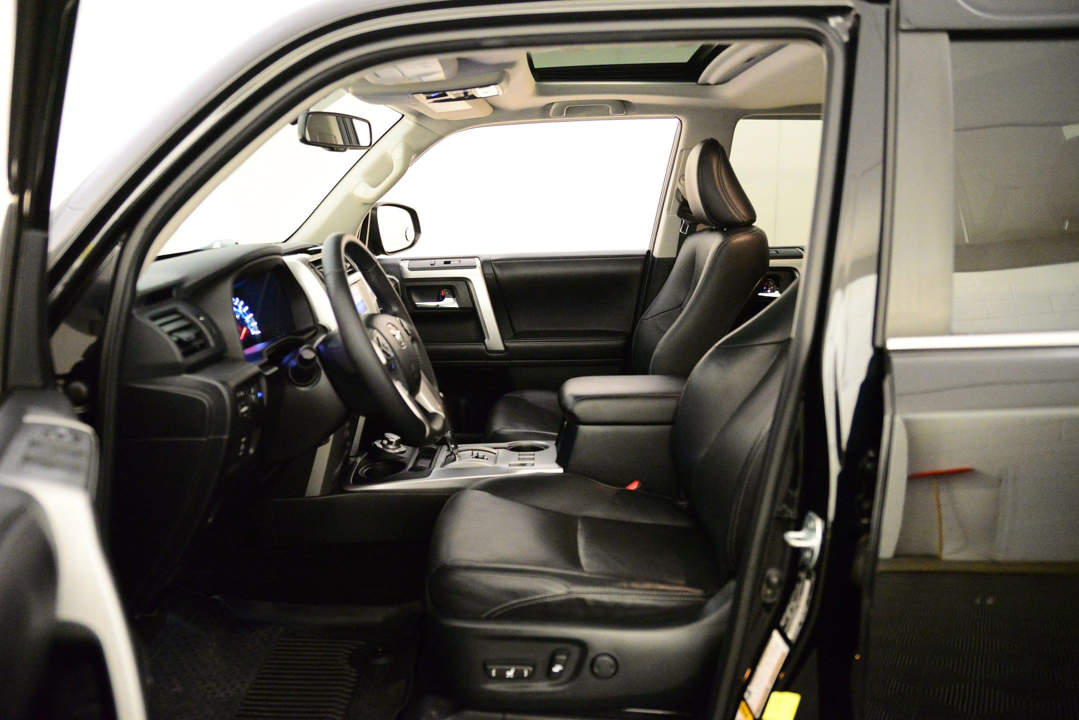 2018 Toyota 4Runner Limited photo 4