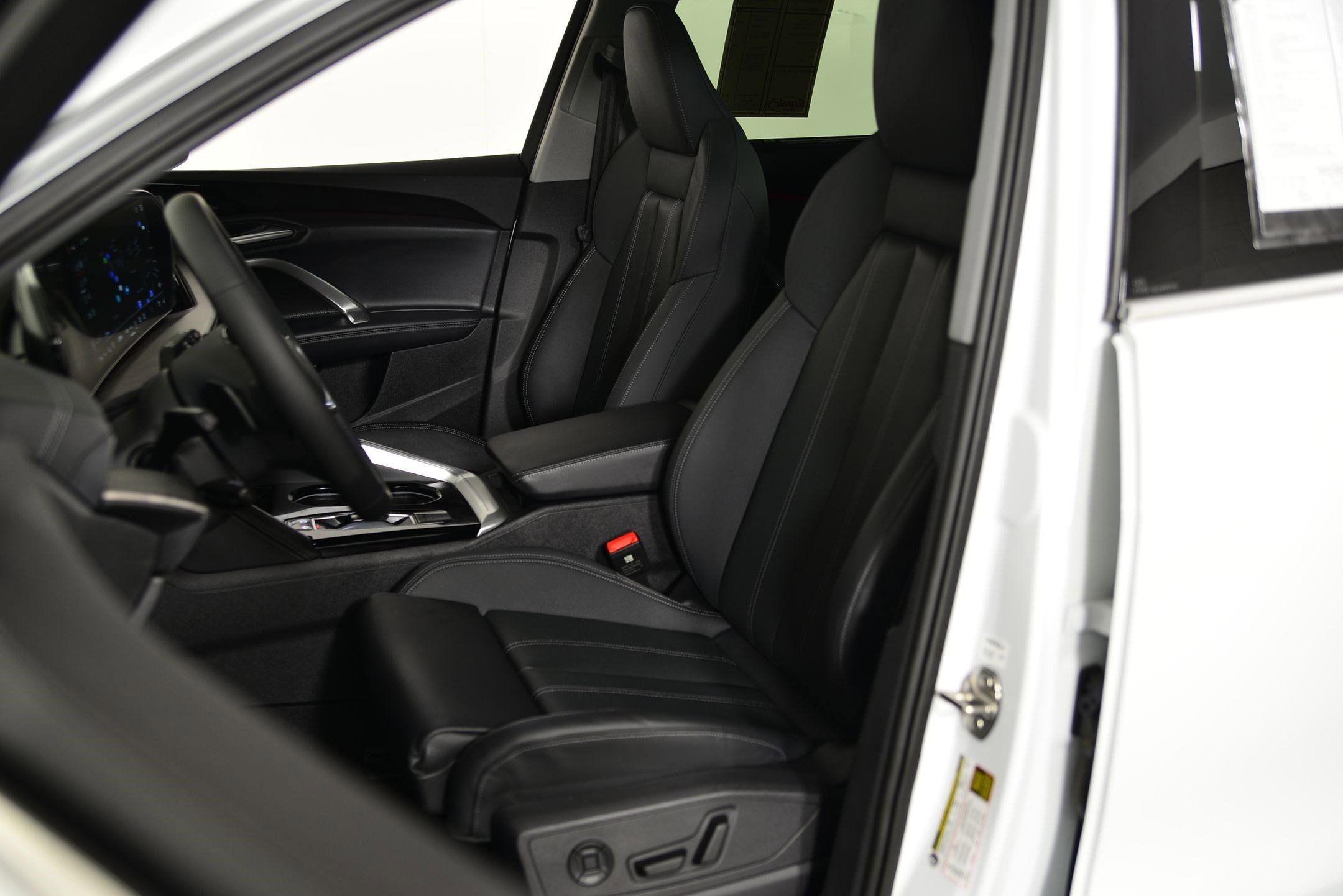 2025 Audi Q5 2.0T Premium Plus photo 4