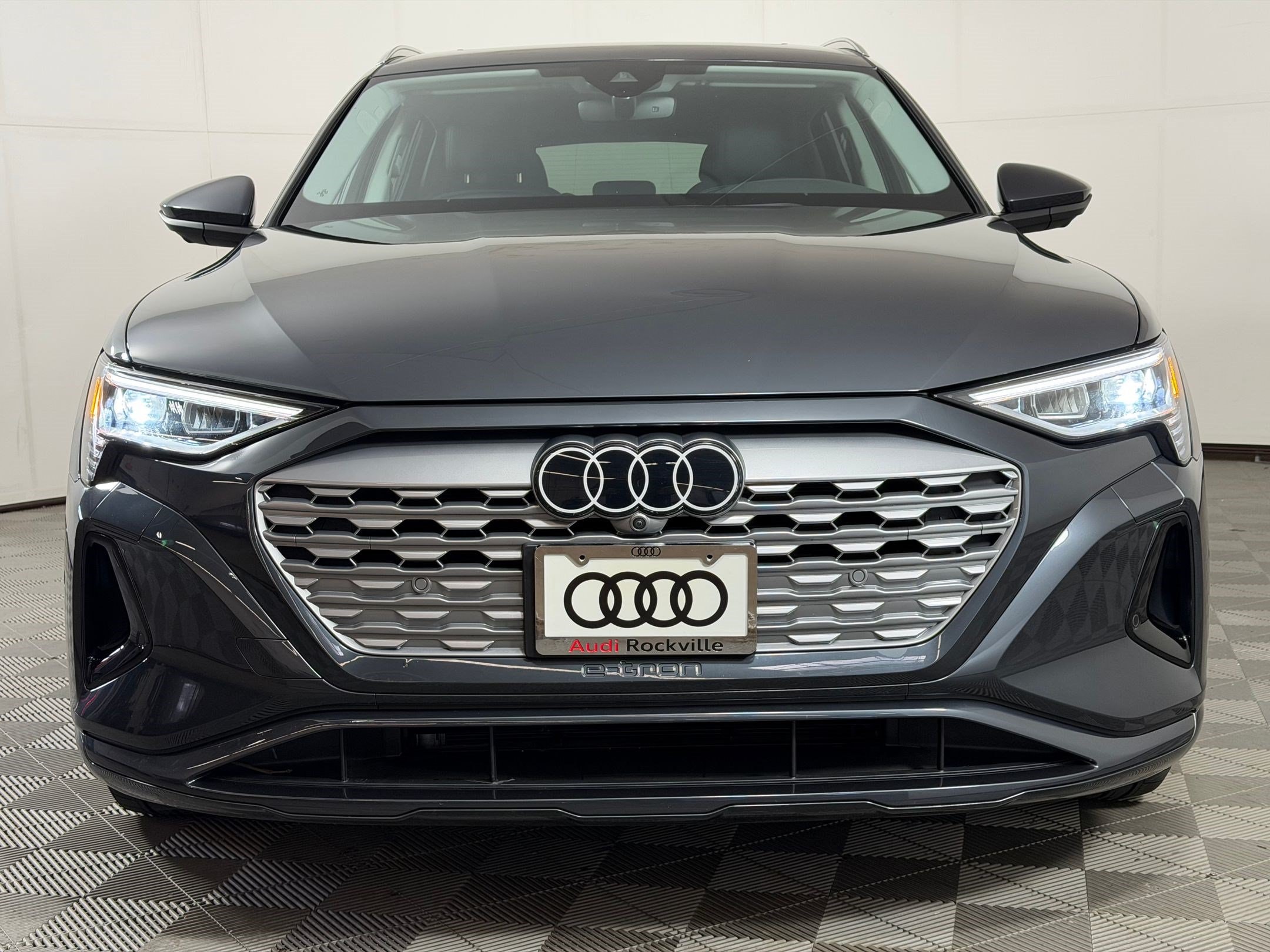 Q8 E-tron Premium Plus SUV