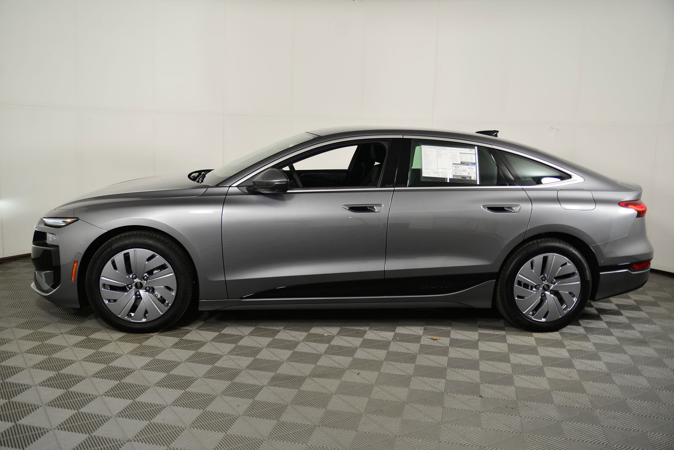 2025 Audi A6 Quattro Ultra photo 2