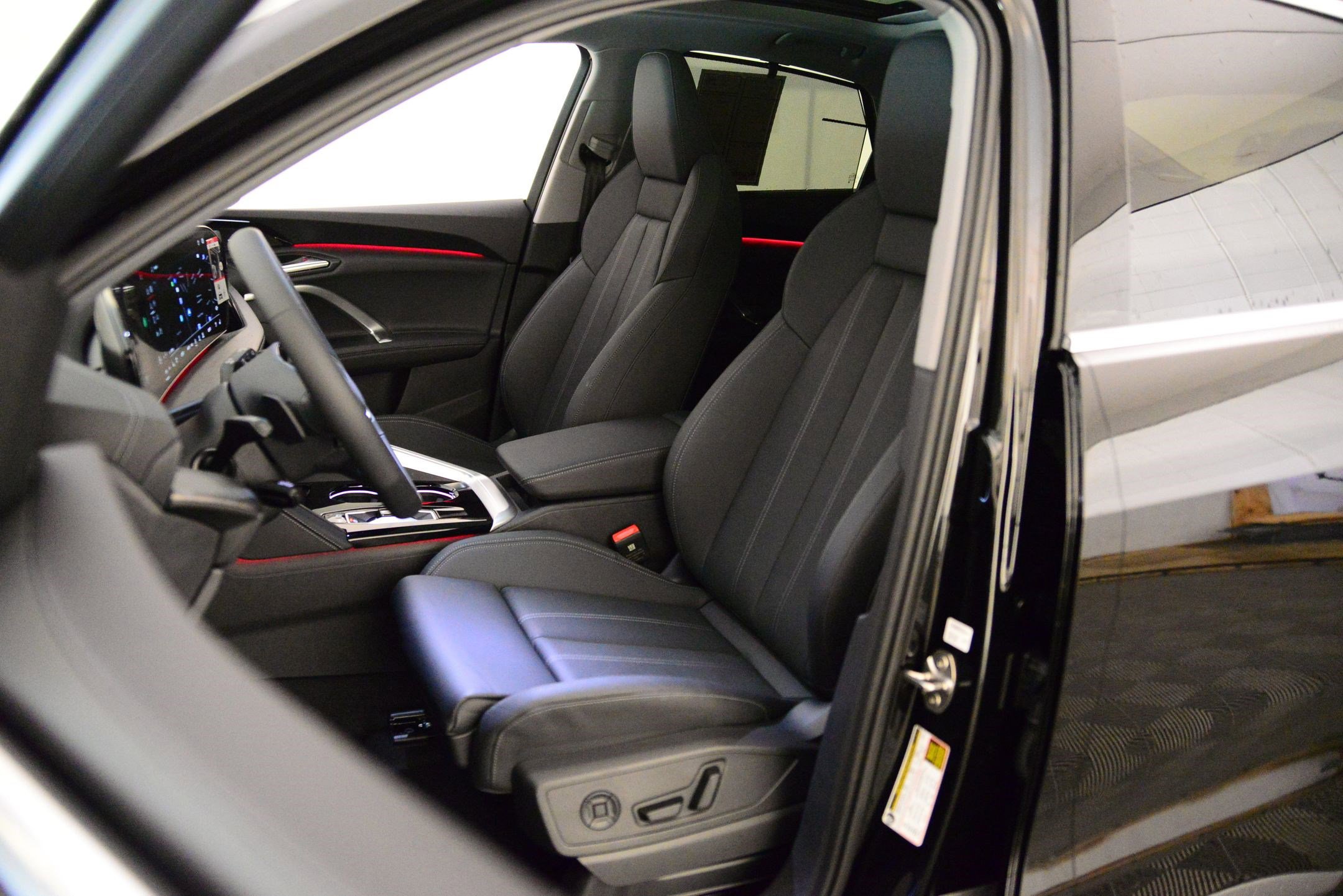 2025 Audi Q5 Sportback Premium Plus photo 4