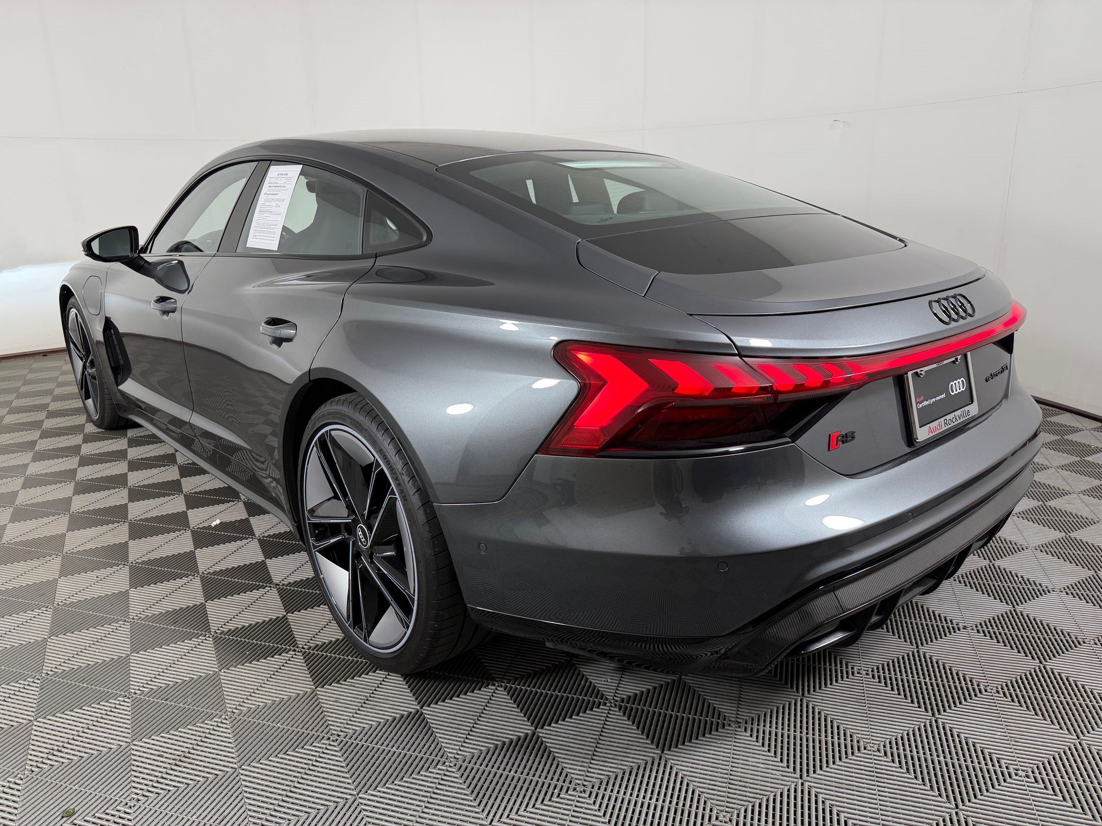 RS E-tron GT Quattro Sedan