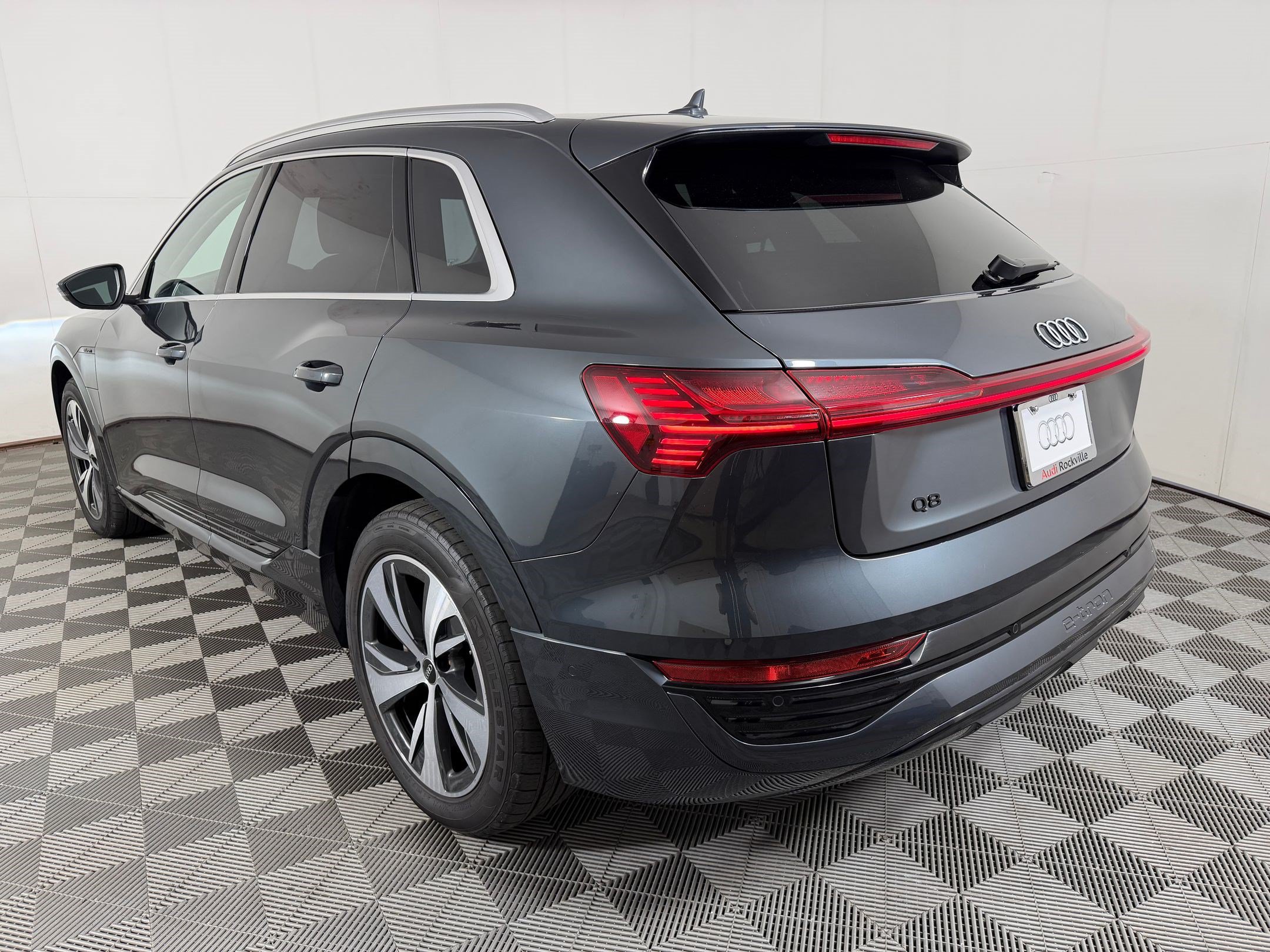 Q8 E-tron Premium Plus SUV