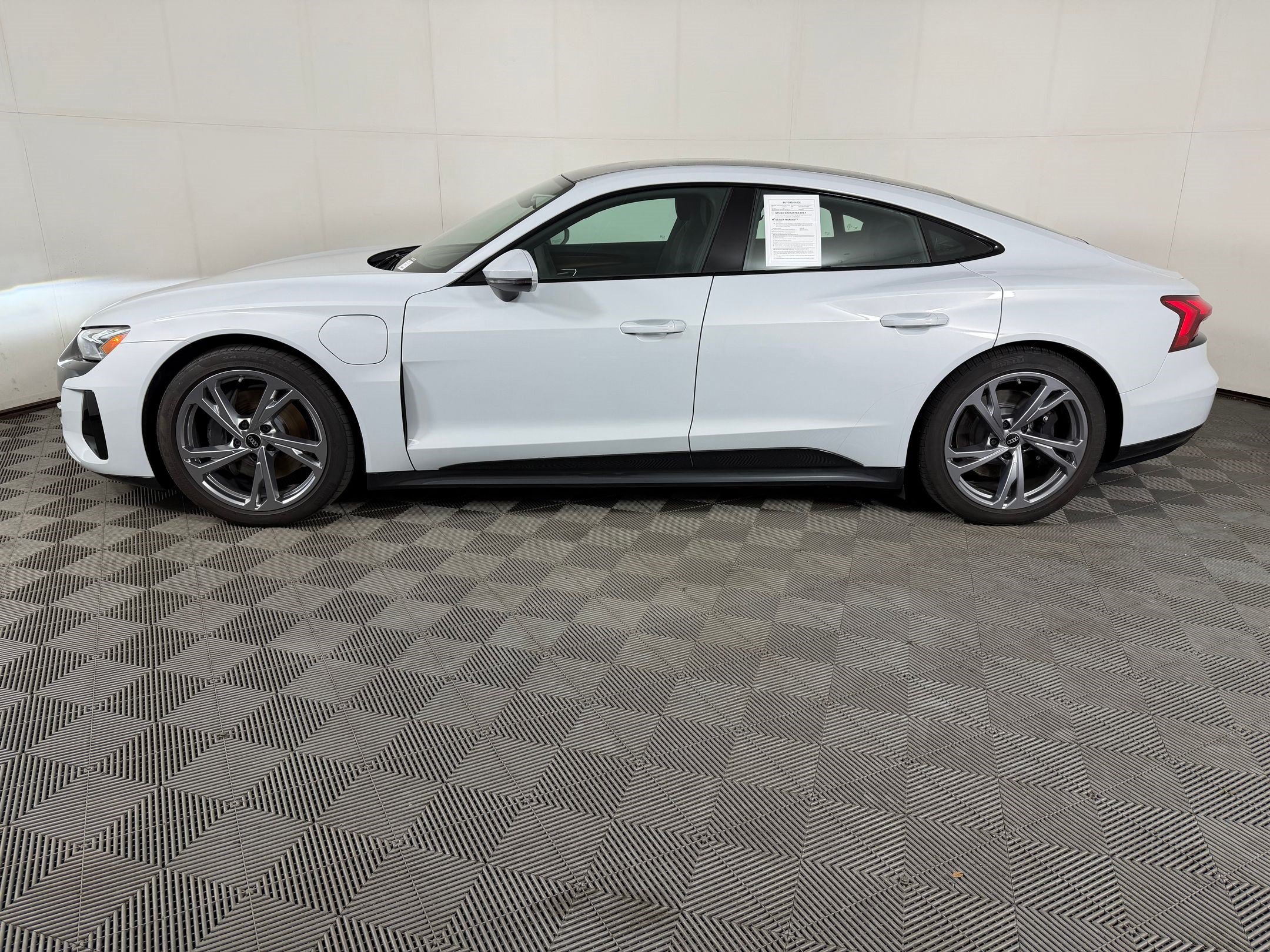 E-tron GT Premium Plus Sedan