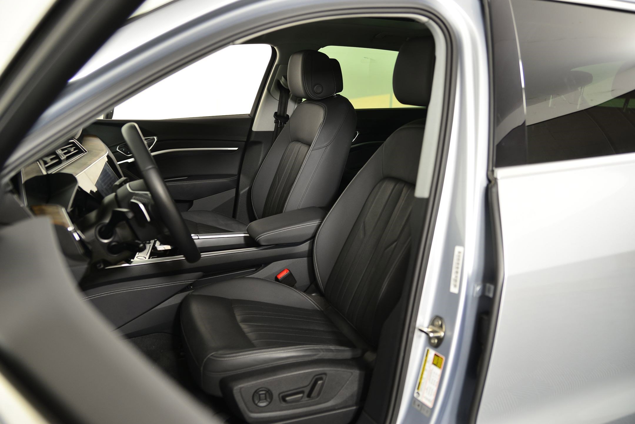 2019 Audi e-tron Premium Plus photo 4