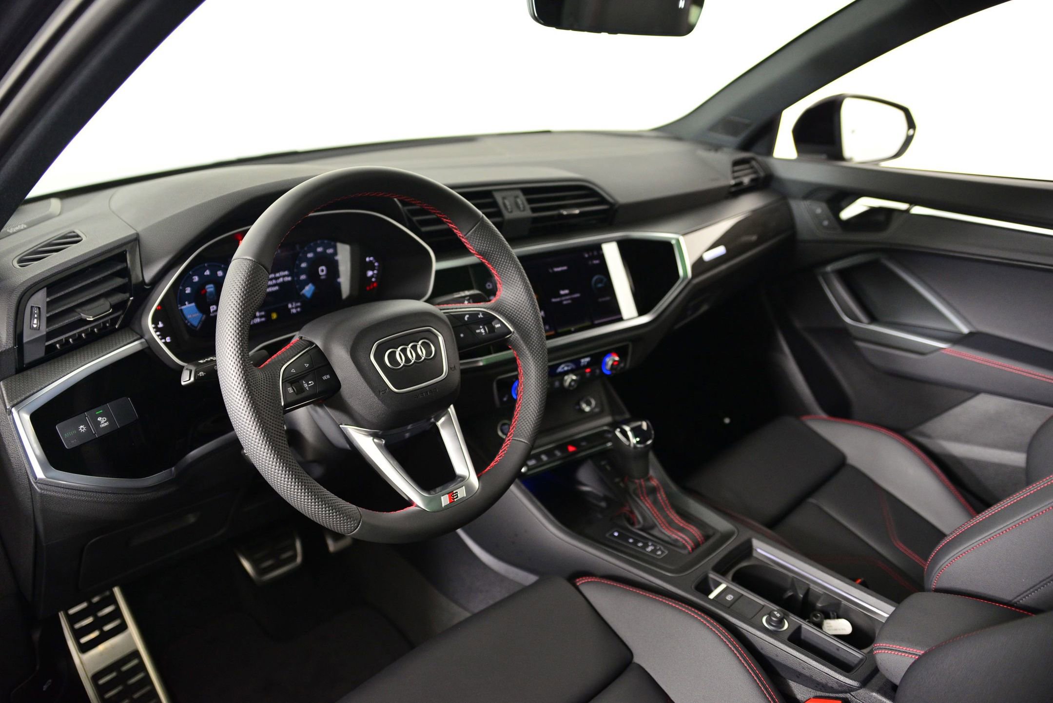 2025 Audi Q3 S line Premium Plus photo 3