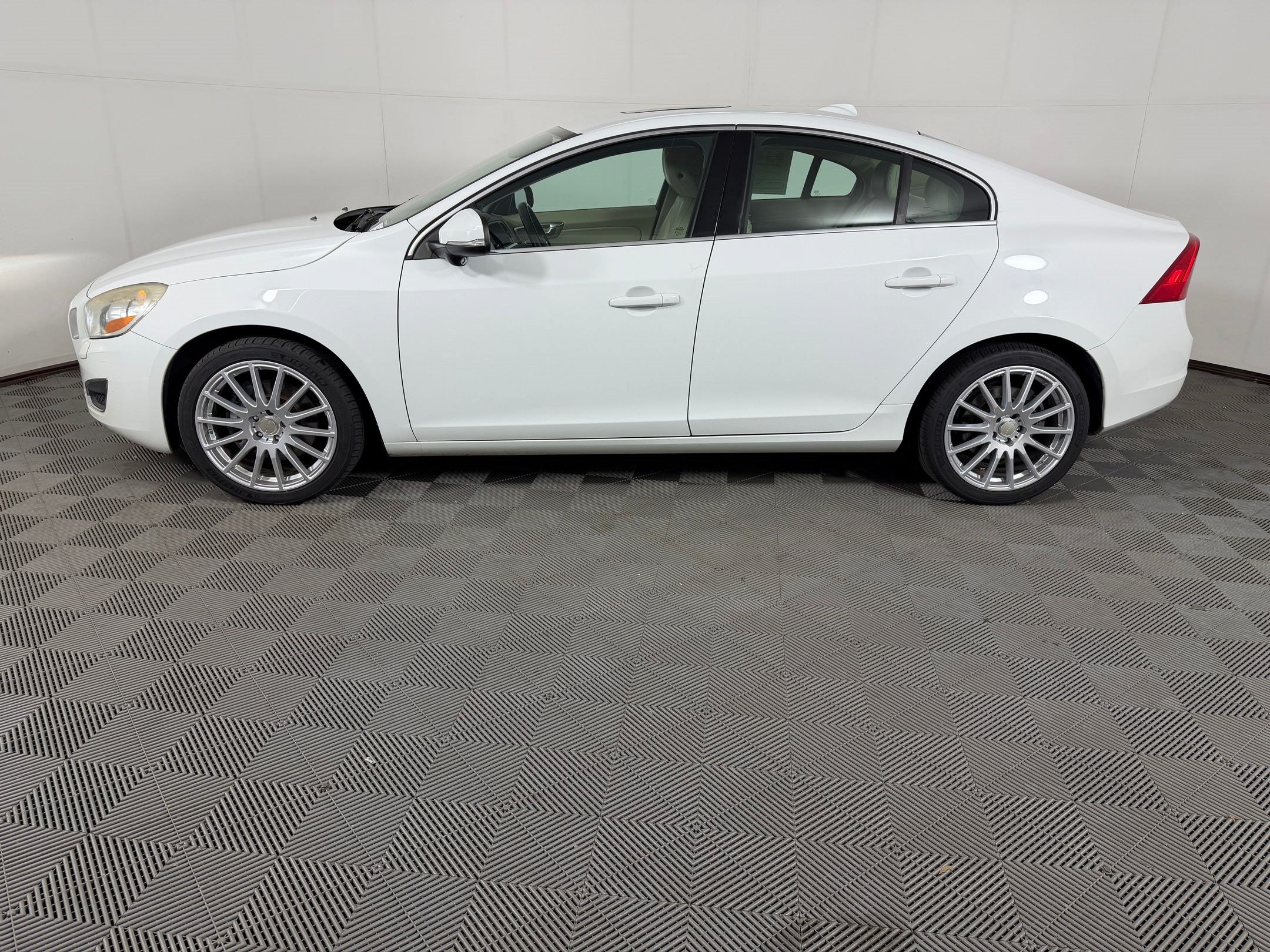 S60 T6 W/Moonroof Sedan
