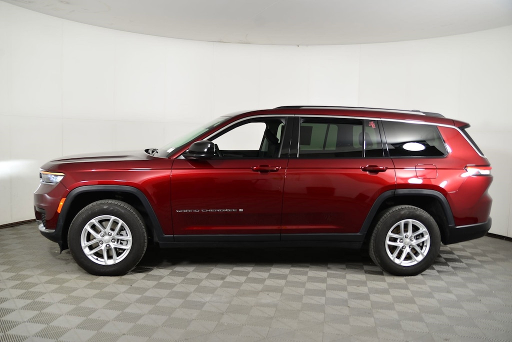 Used 2022 Jeep New Grand Cherokee Laredo SUV