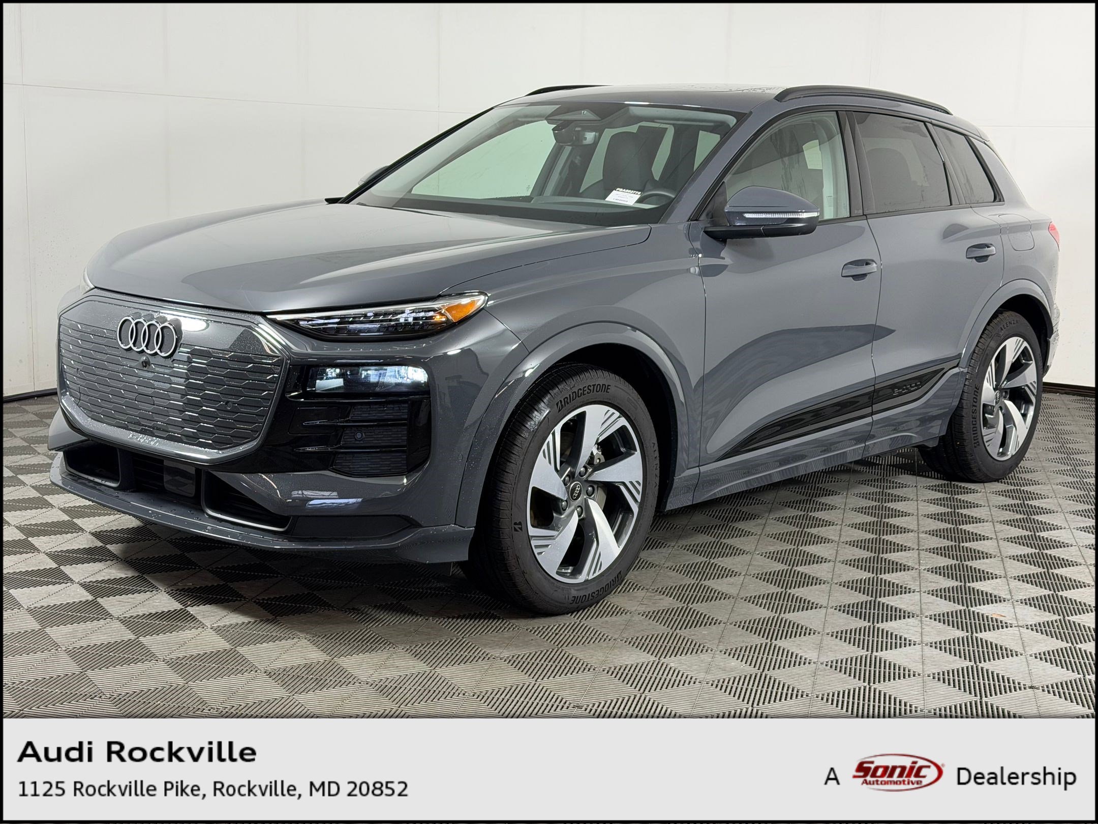 2025 Audi Q6 e-tron's photo