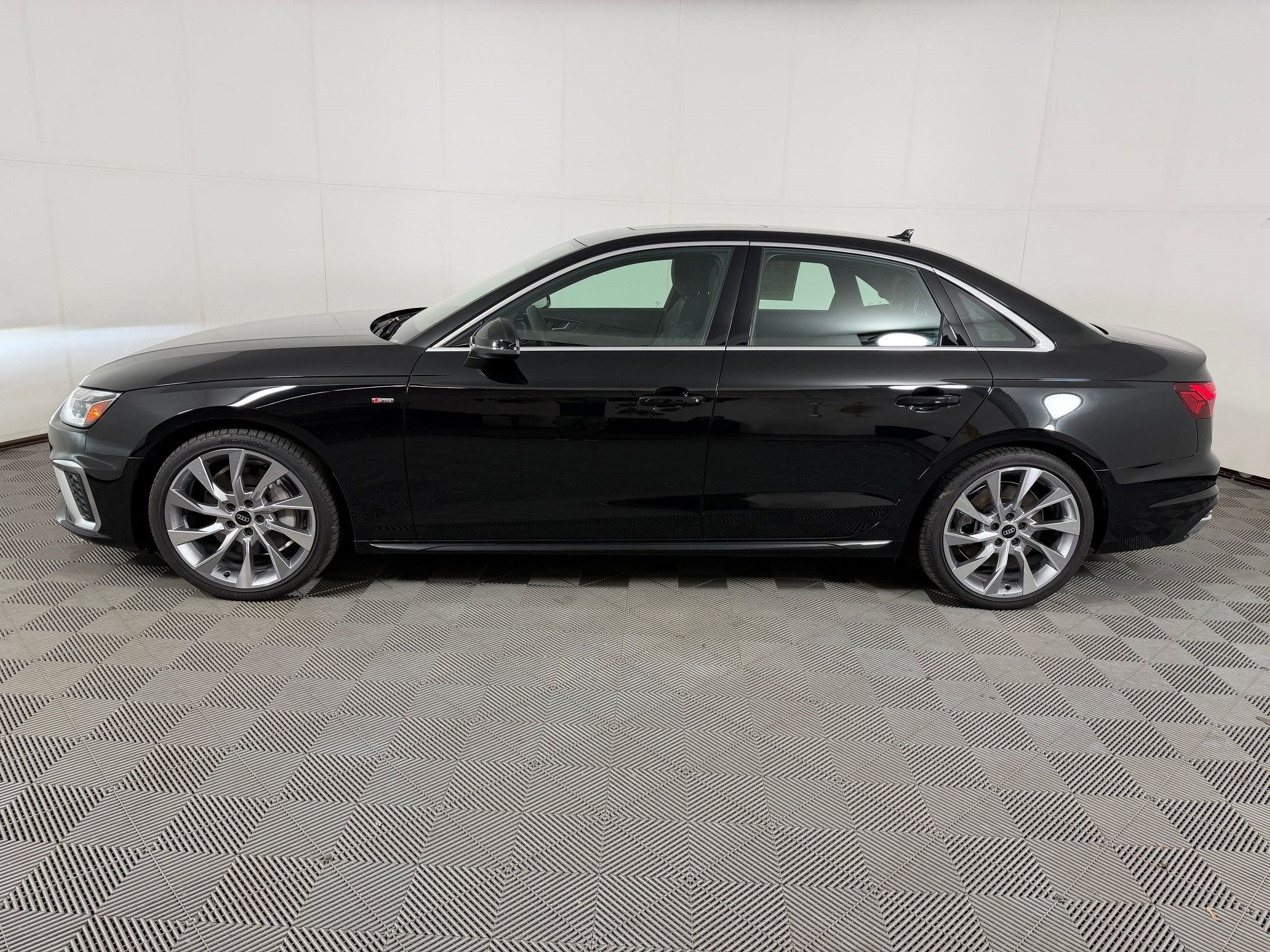 A4 S Line Premium Plus Sedan
