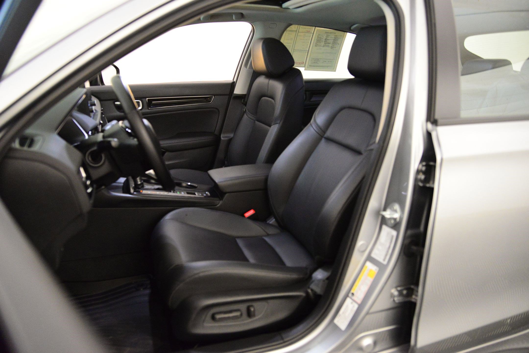 2023 Honda Civic EX-L Hatchback photo 4