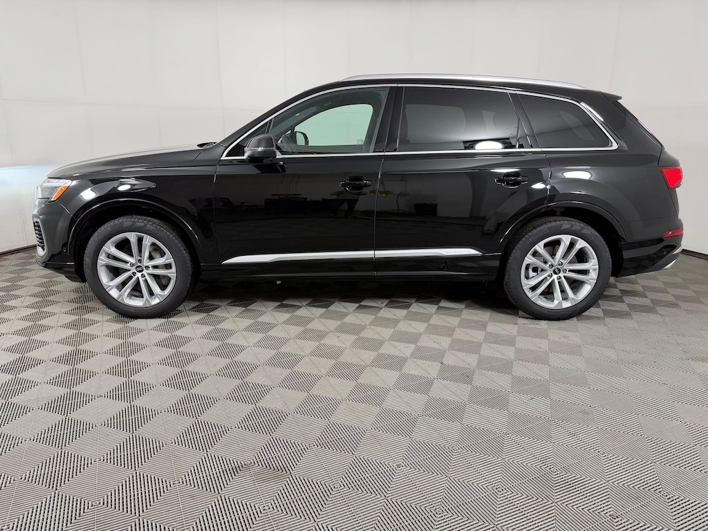 Certified 2025 Audi Q7 Premium SUV