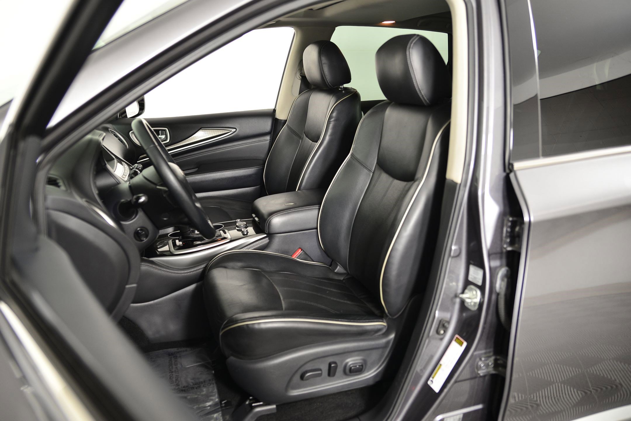 2017 Infiniti QX60 photo 3