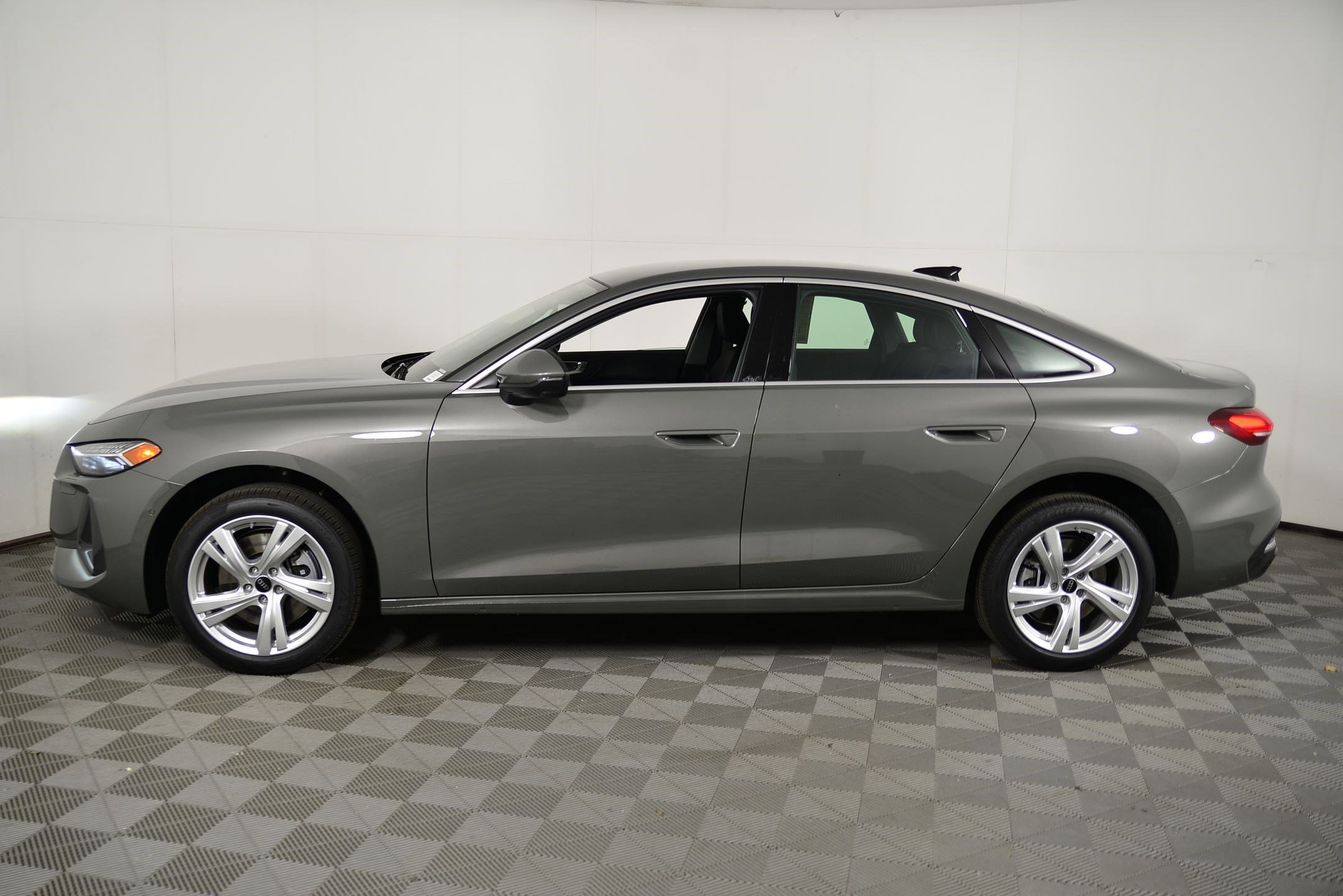 2025 Audi A5 2.0T Premium Plus photo 2