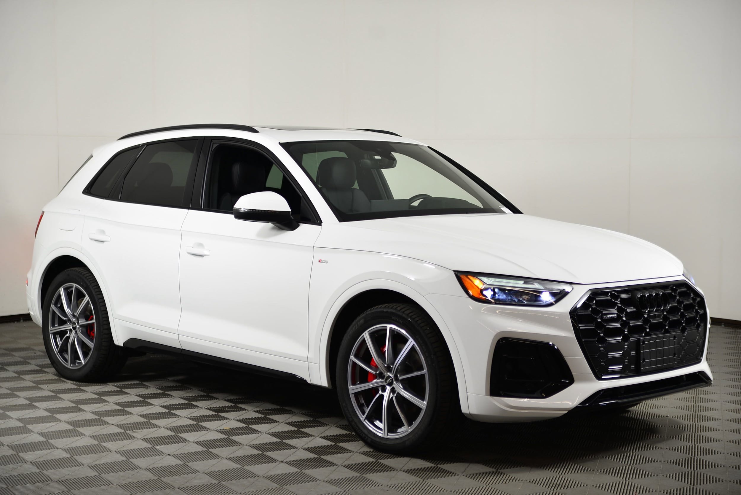 Certified 2024 Audi Q5 Premium Plus with VIN WA1E2AFY3R2087861 for sale in Rockville, MD