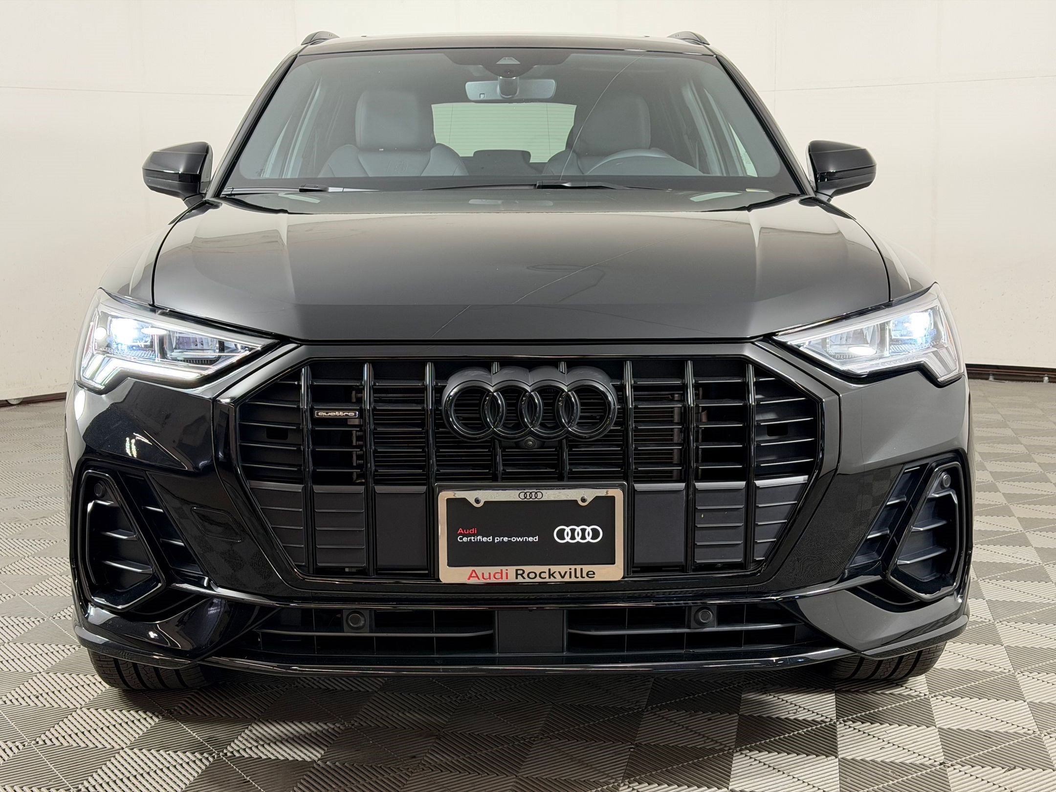 Q3 S Line Premium Plus SUV