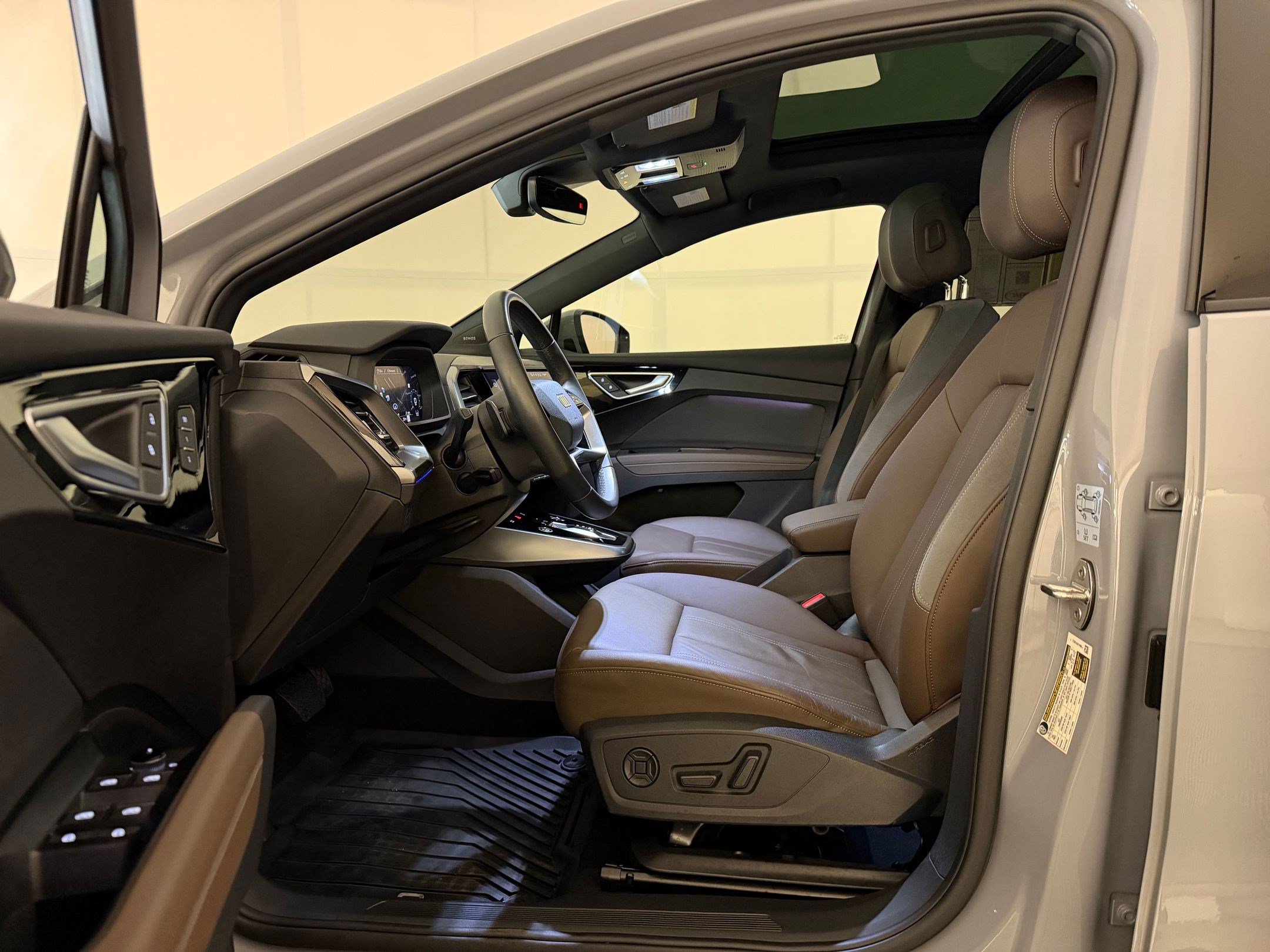 Q4 E-tron Premium Plus SUV