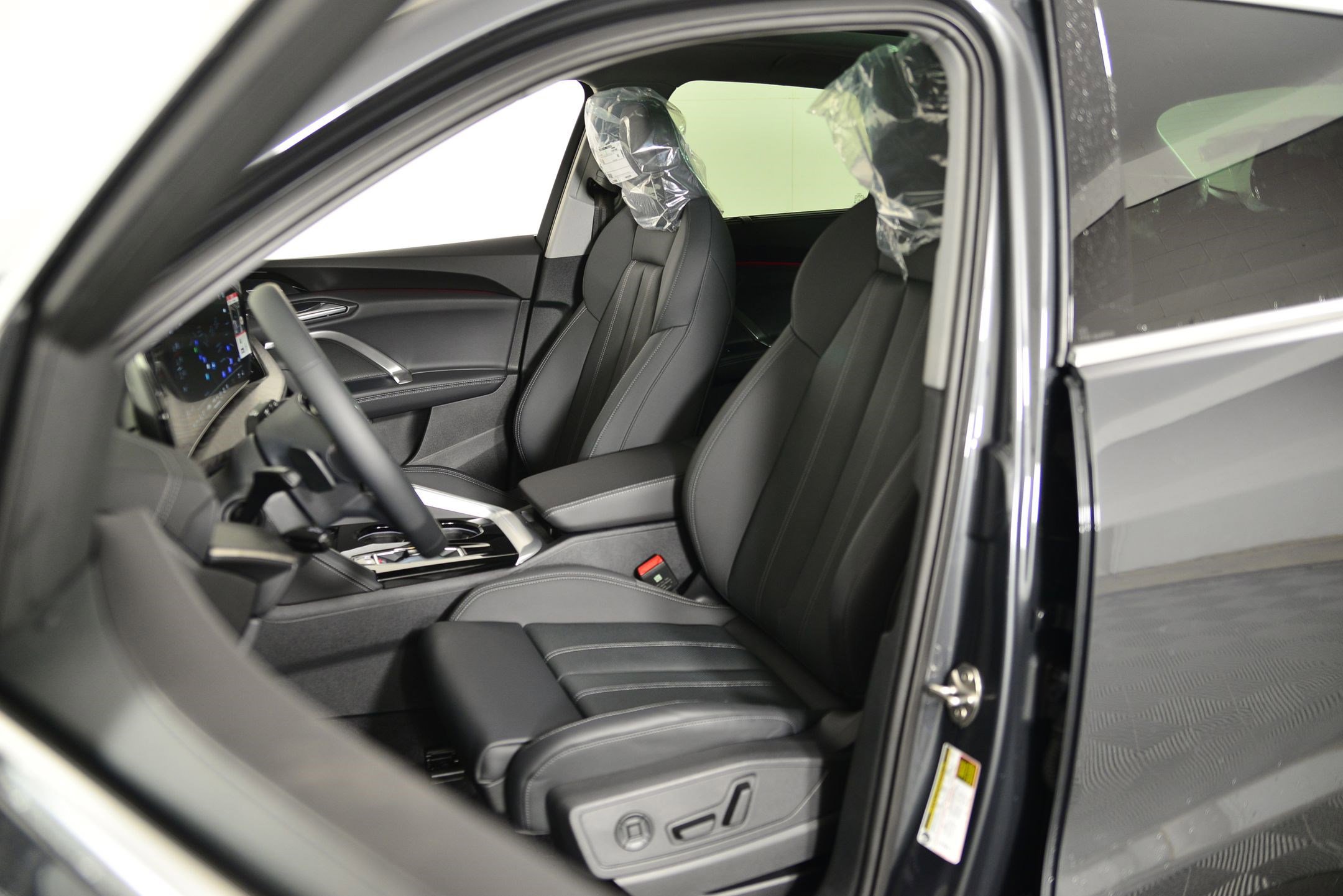 2025 Audi Q5 2.0T Premium Plus photo 4