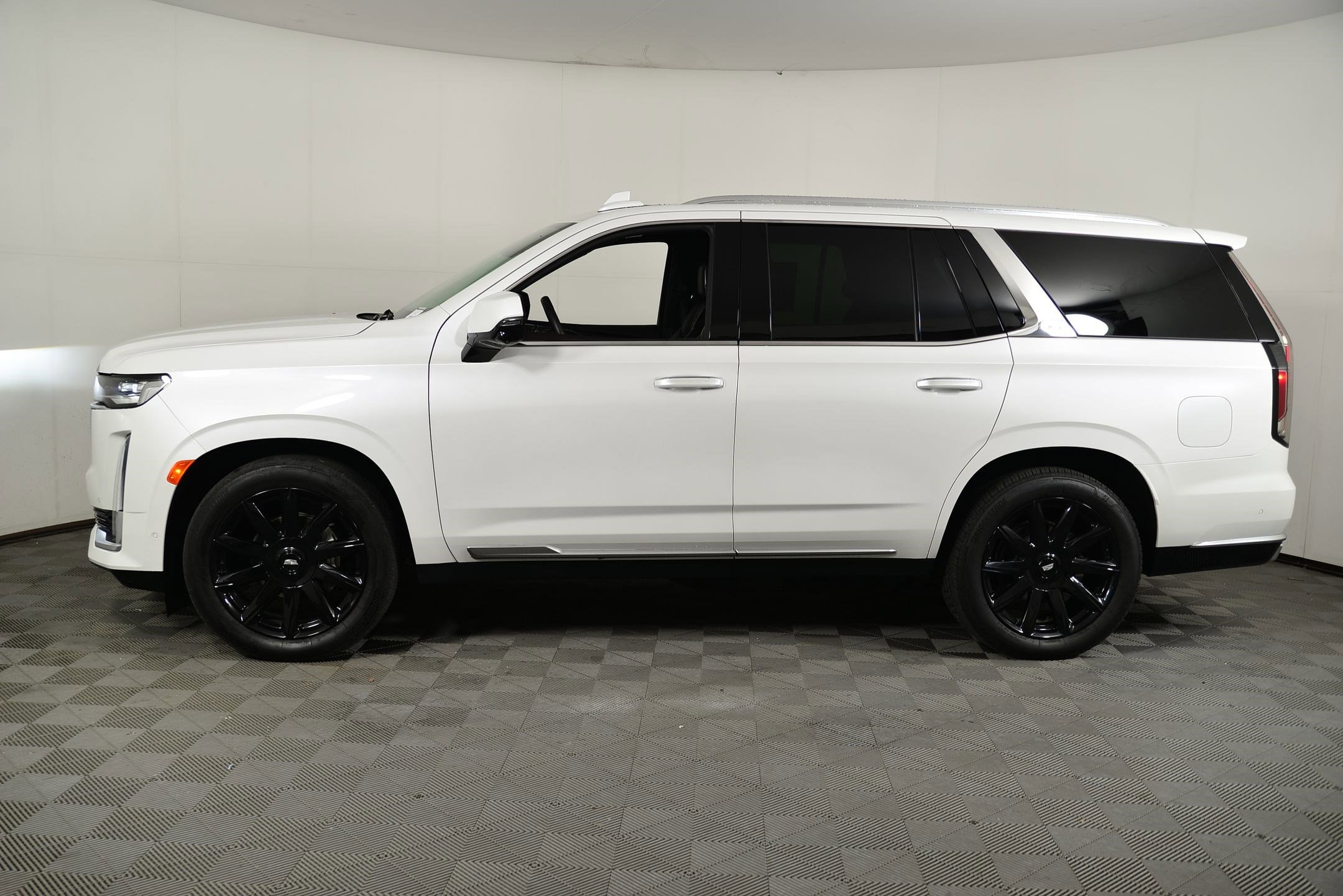 2022 Cadillac Escalade Premium Luxury Platinum photo 2