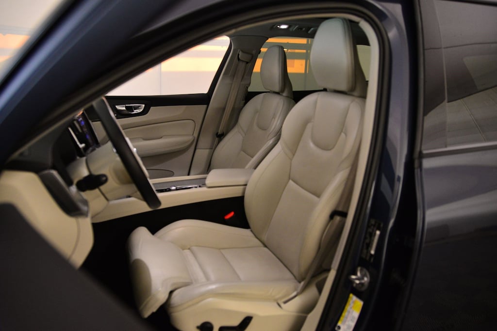 Used 2023 Volvo XC60 Ultimate Dark Theme SUV