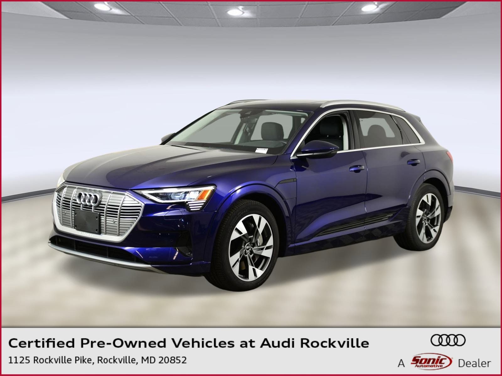 2021 Audi e-tron Premium's photo