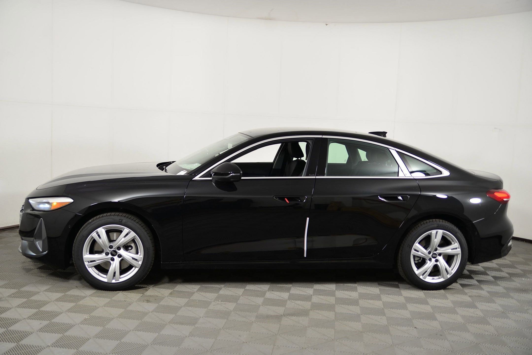 2025 Audi A5 2.0T Premium photo 2