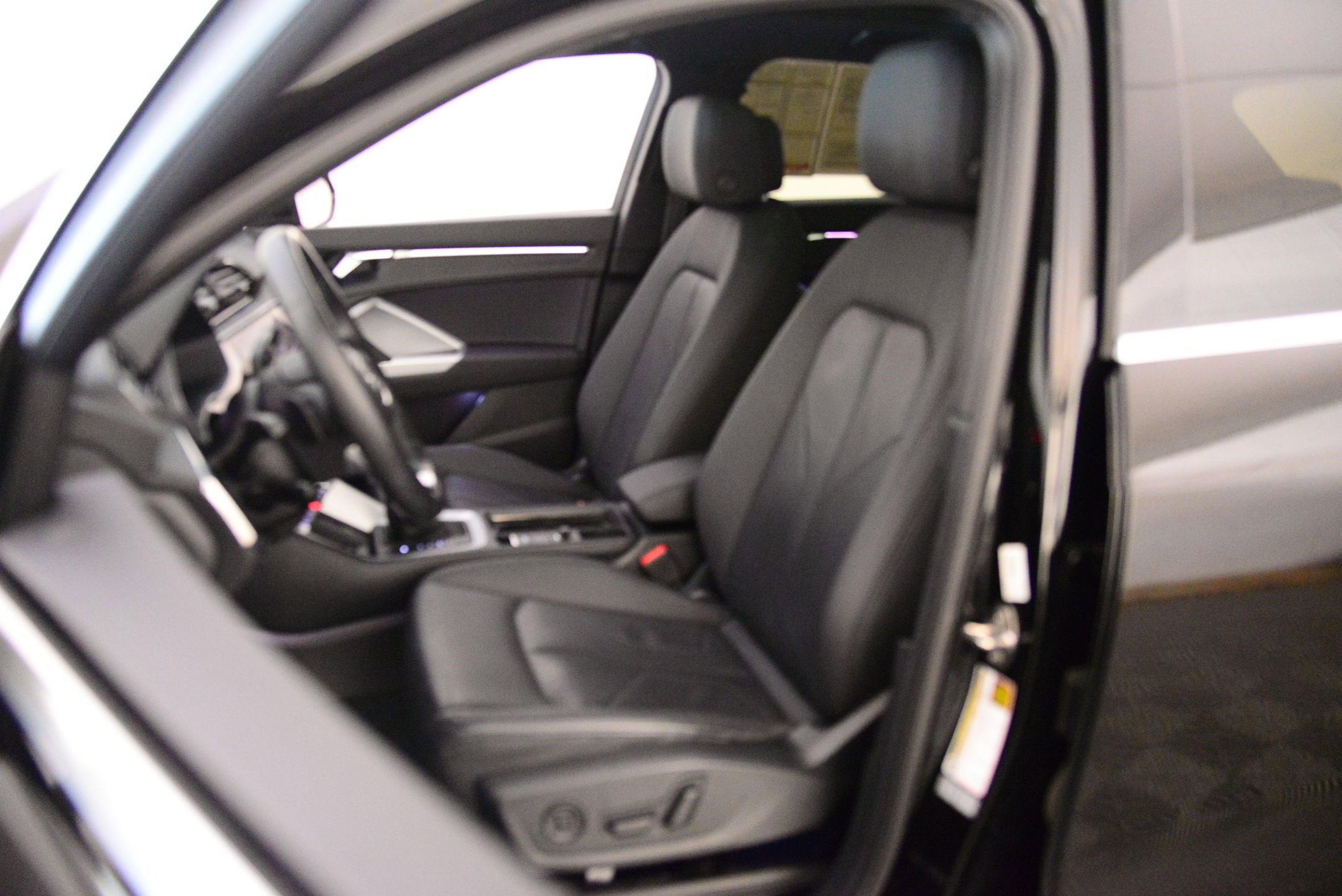 2021 Audi Q3 S line Premium Plus photo 4