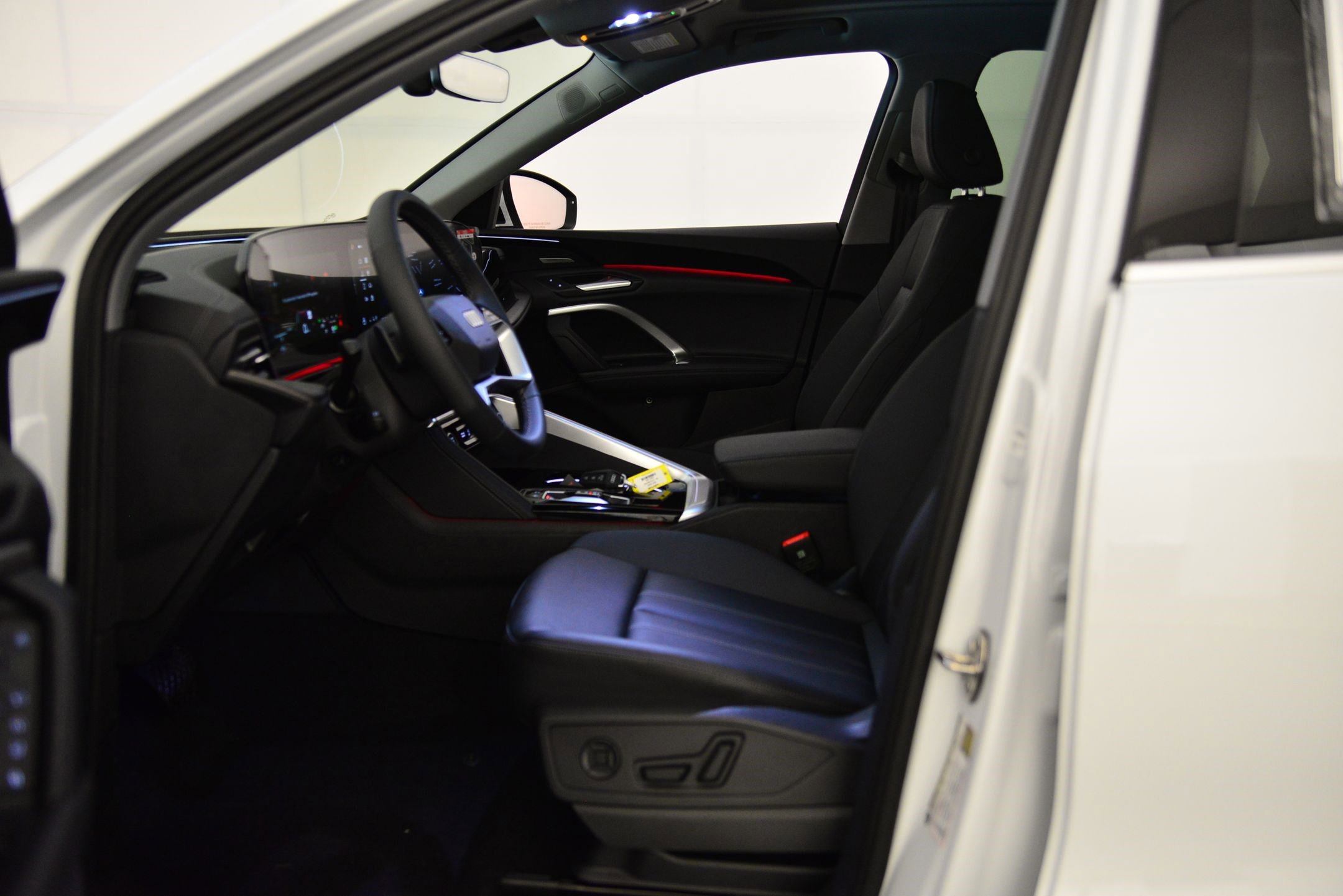 2025 Audi Q5 2.0T Premium Plus photo 4