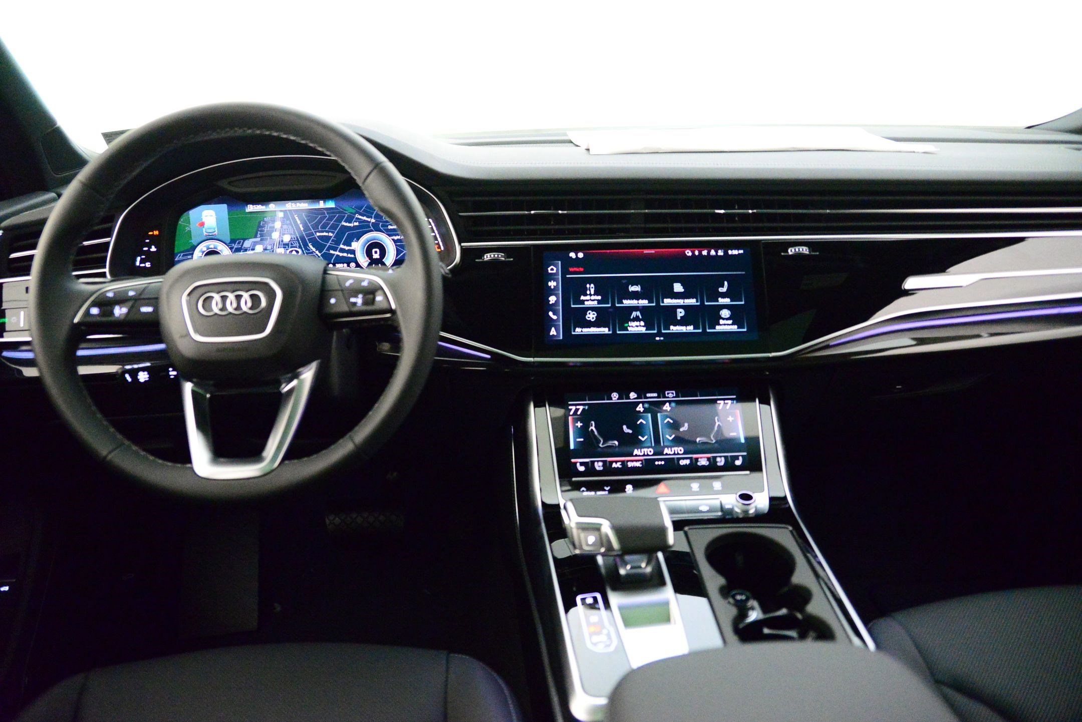 2025 Audi Q7 55 Premium Plus photo 3