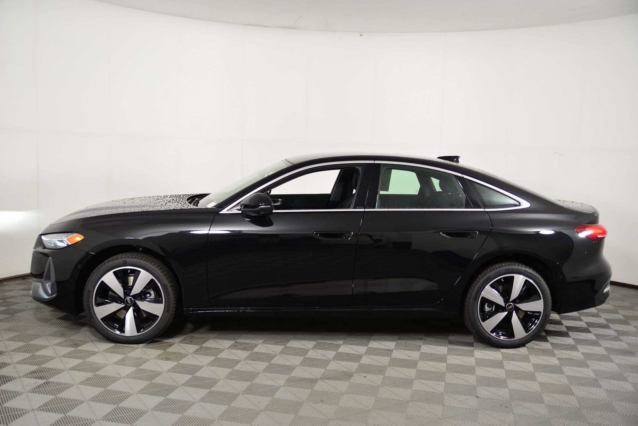 2025 Audi A5 2.0T Premium Plus photo 2