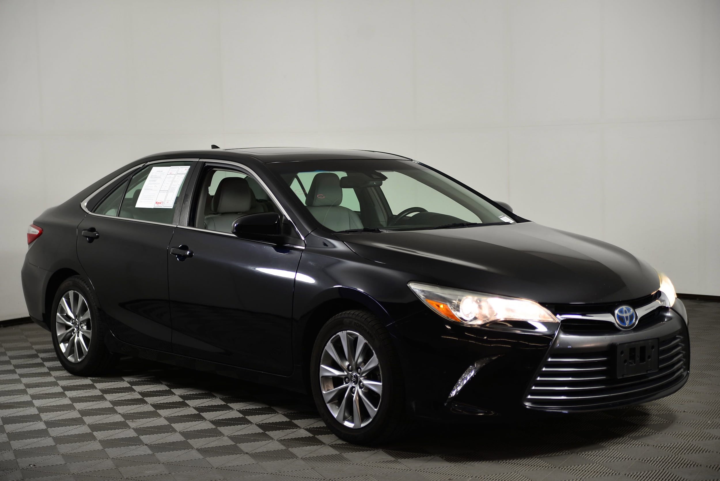 Used 2015 Toyota Camry XLE Hybrid with VIN 4T1BD1FK5FU149724 for sale in Rockville, MD