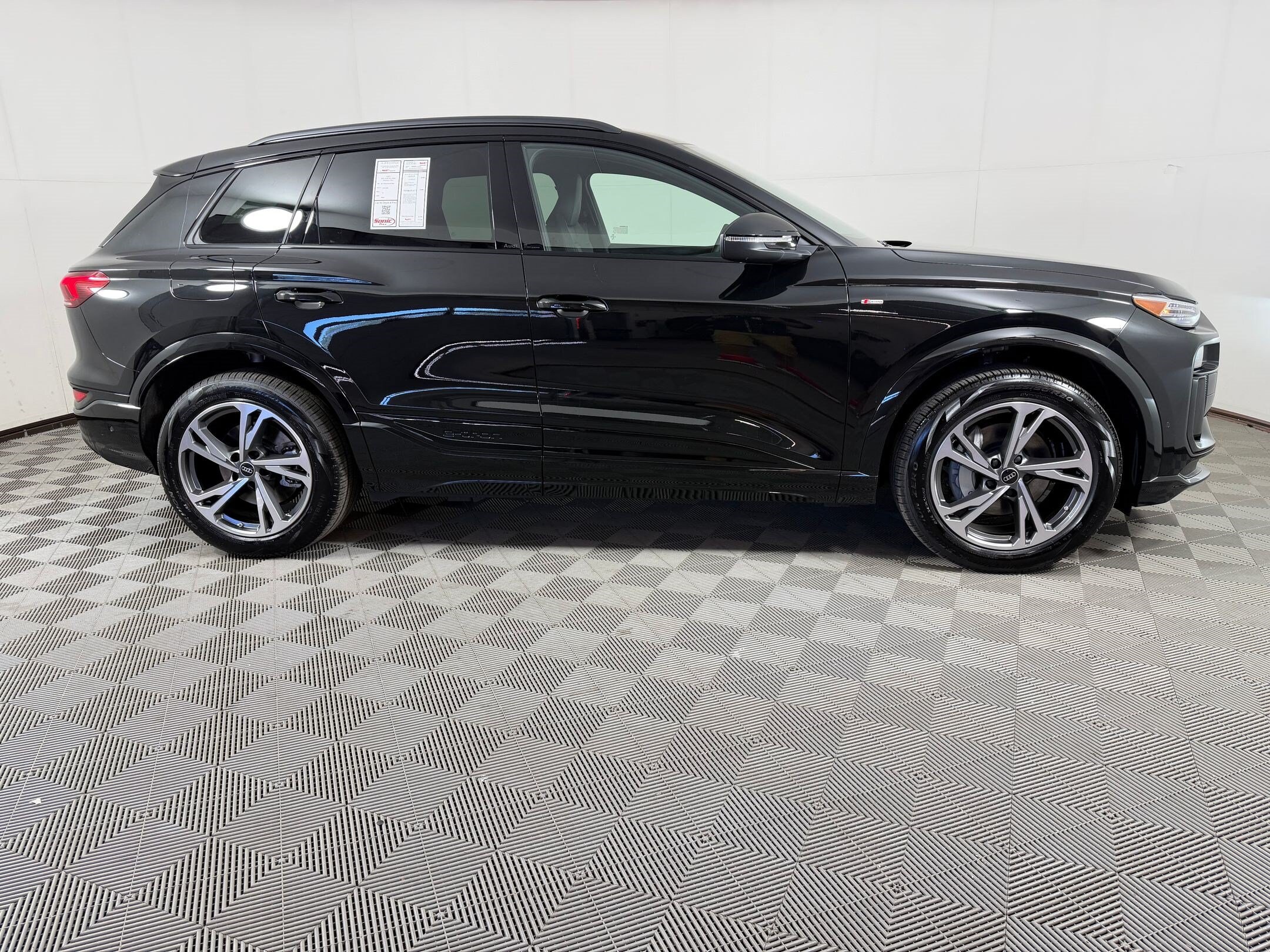 Q6 E-tron Premium Plus SUV