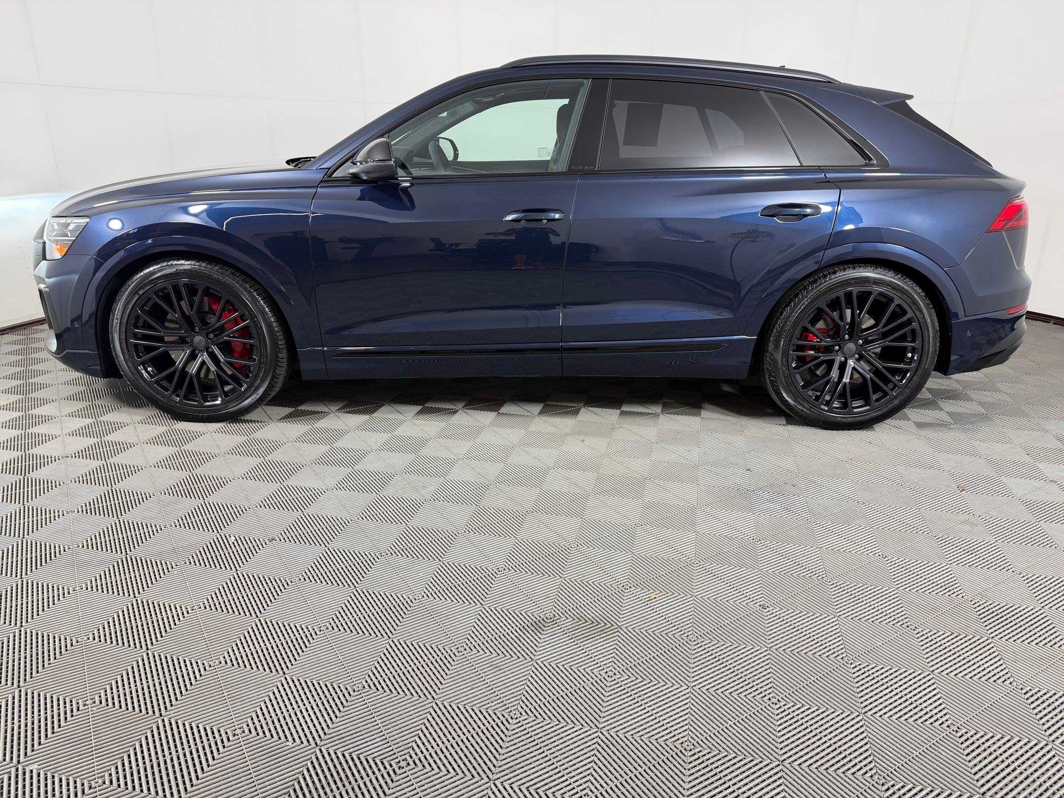 SQ8 Prestige SUV
