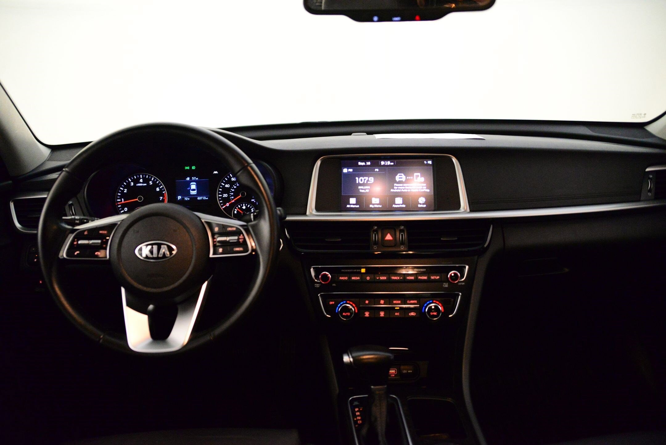 2019 Kia Optima EX photo 3