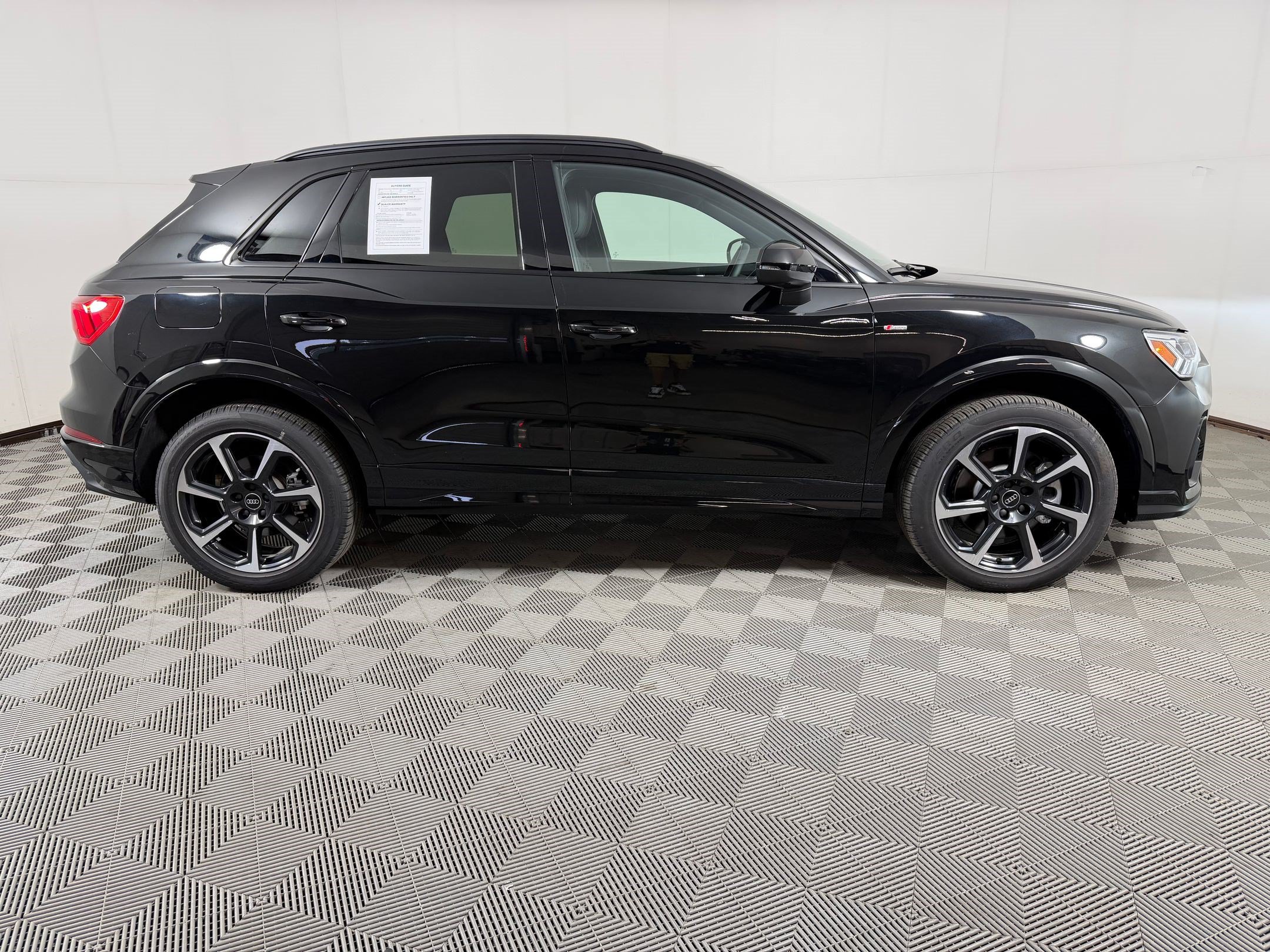 Q3 S Line Premium Plus SUV