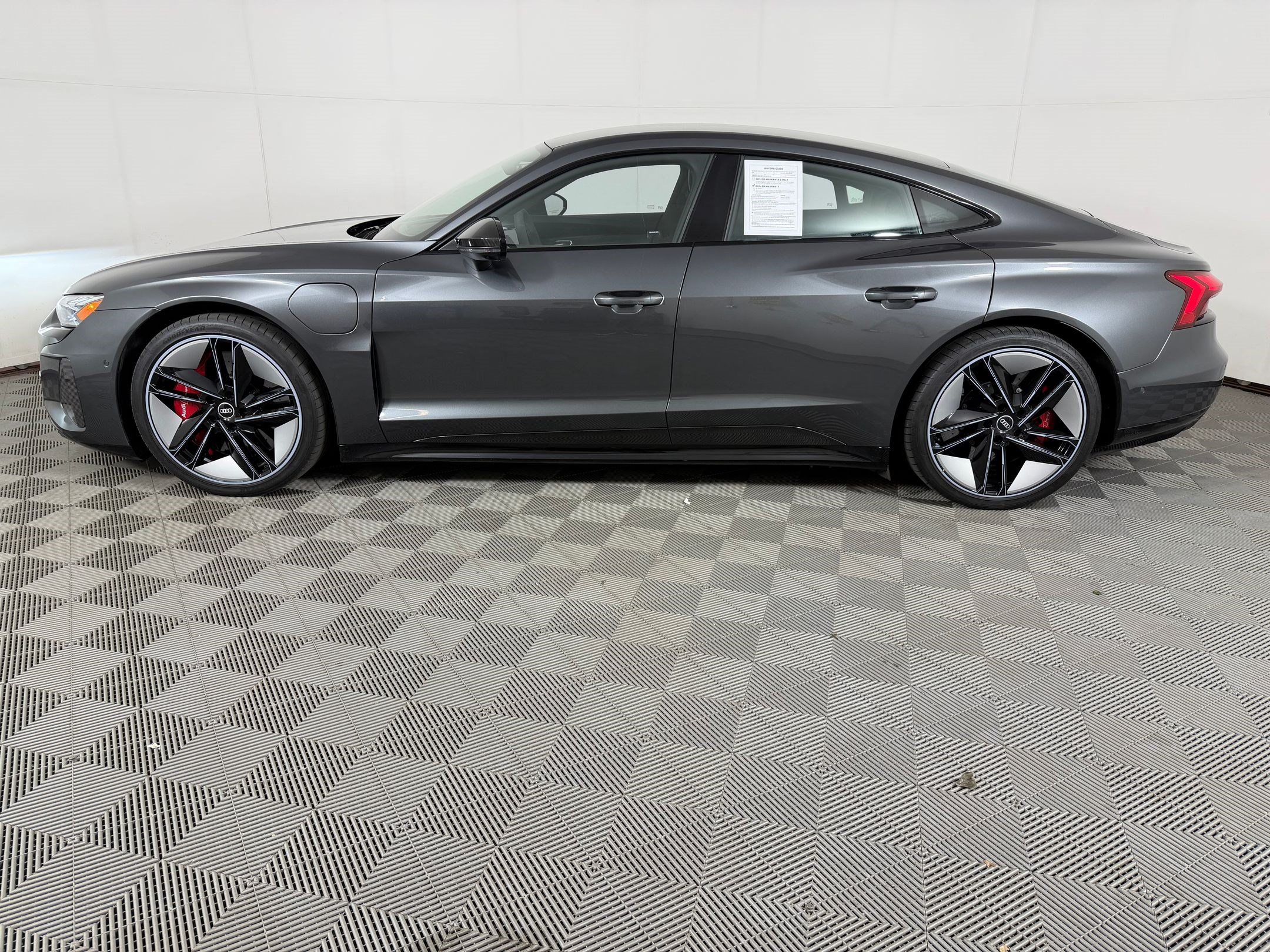 RS E-tron GT Quattro Sedan