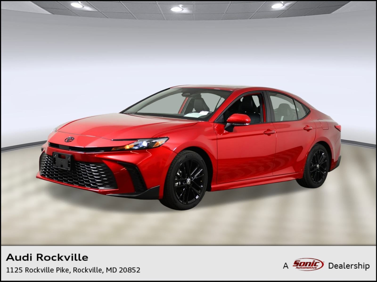 2025 Toyota Camry SE's photo