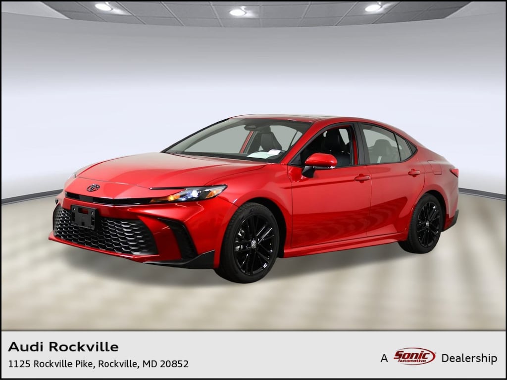 Used 2025 Toyota Camry SE Sedan