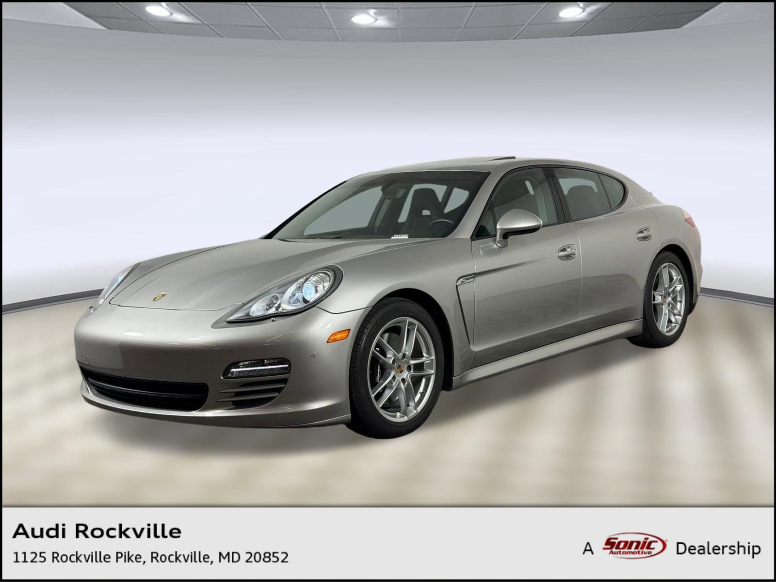 2012 Porsche Panamera 4's photo