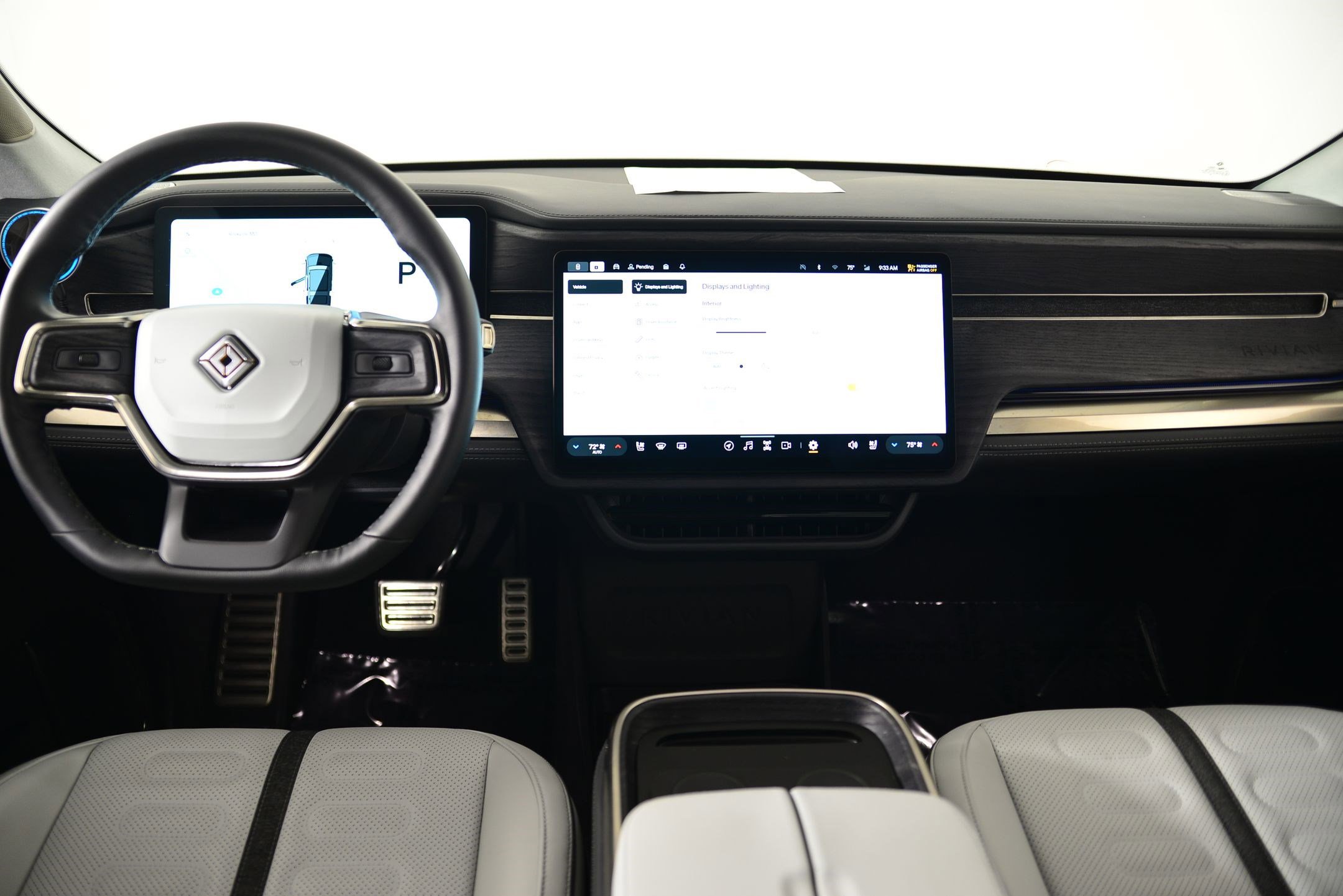 2024 Rivian R1S Adventure photo 3