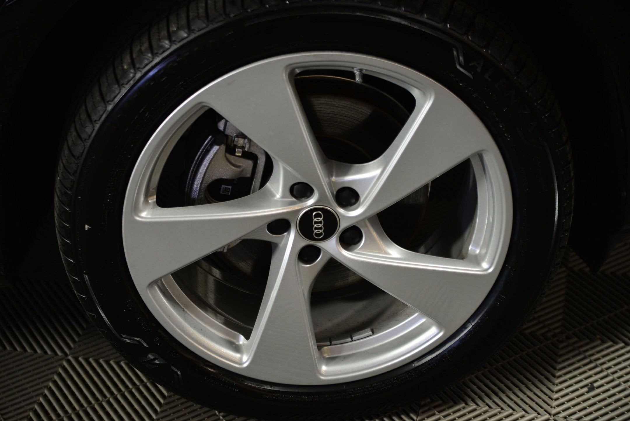 2025 Audi Q5 Premium Plus - Photo 9