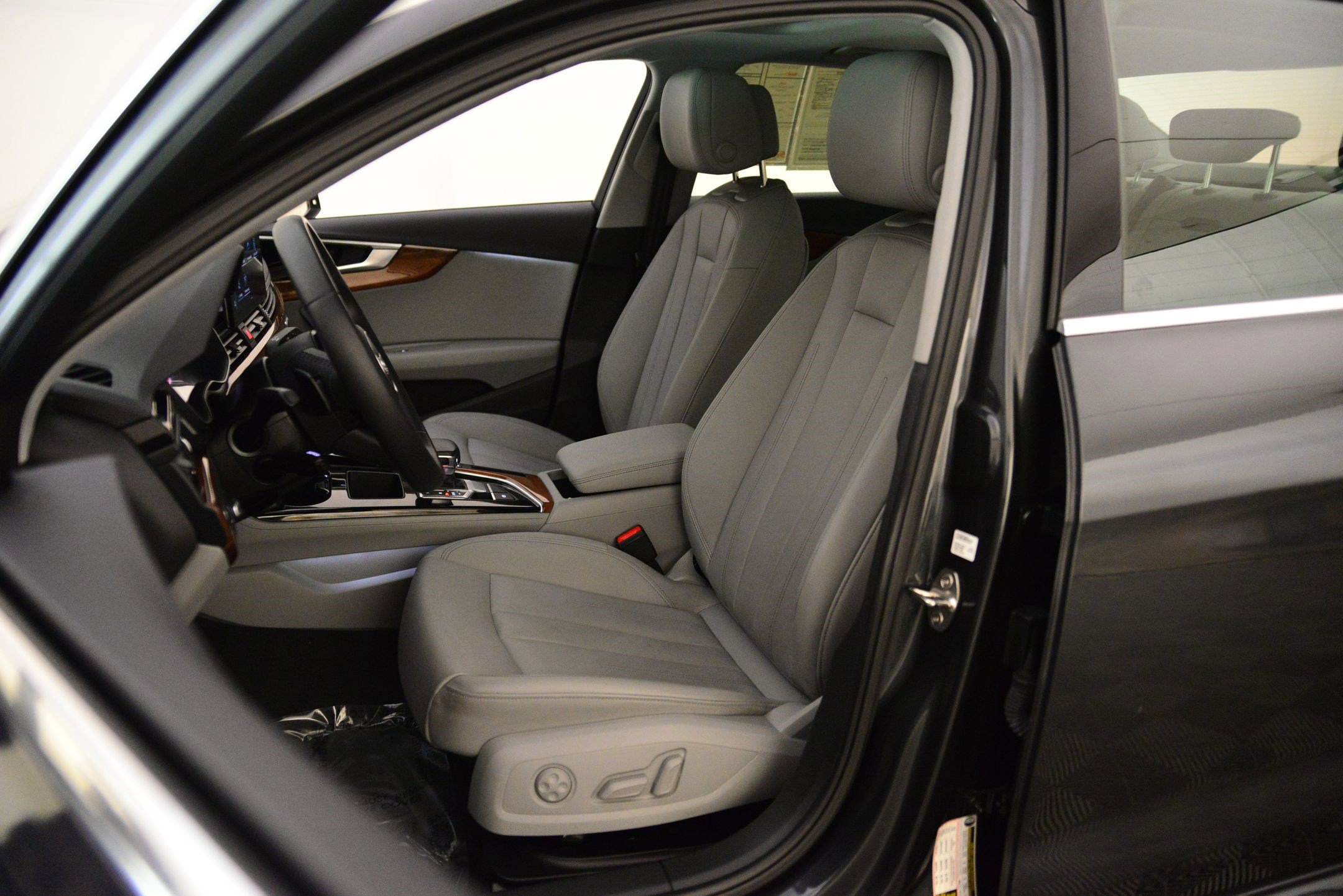 2023 Audi A4 Quattro Premium photo 4