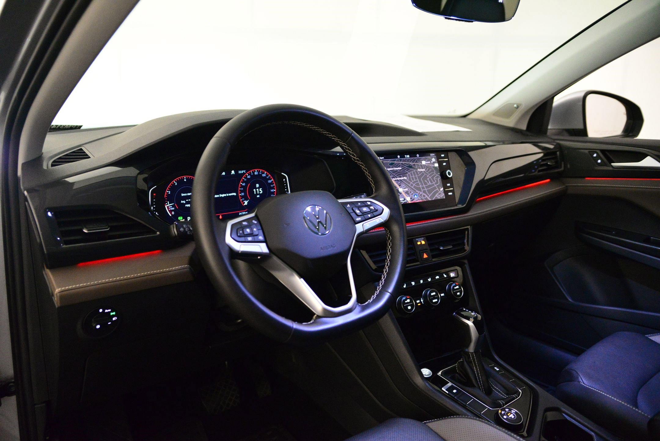 2023 Volkswagen Taos SEL photo 3