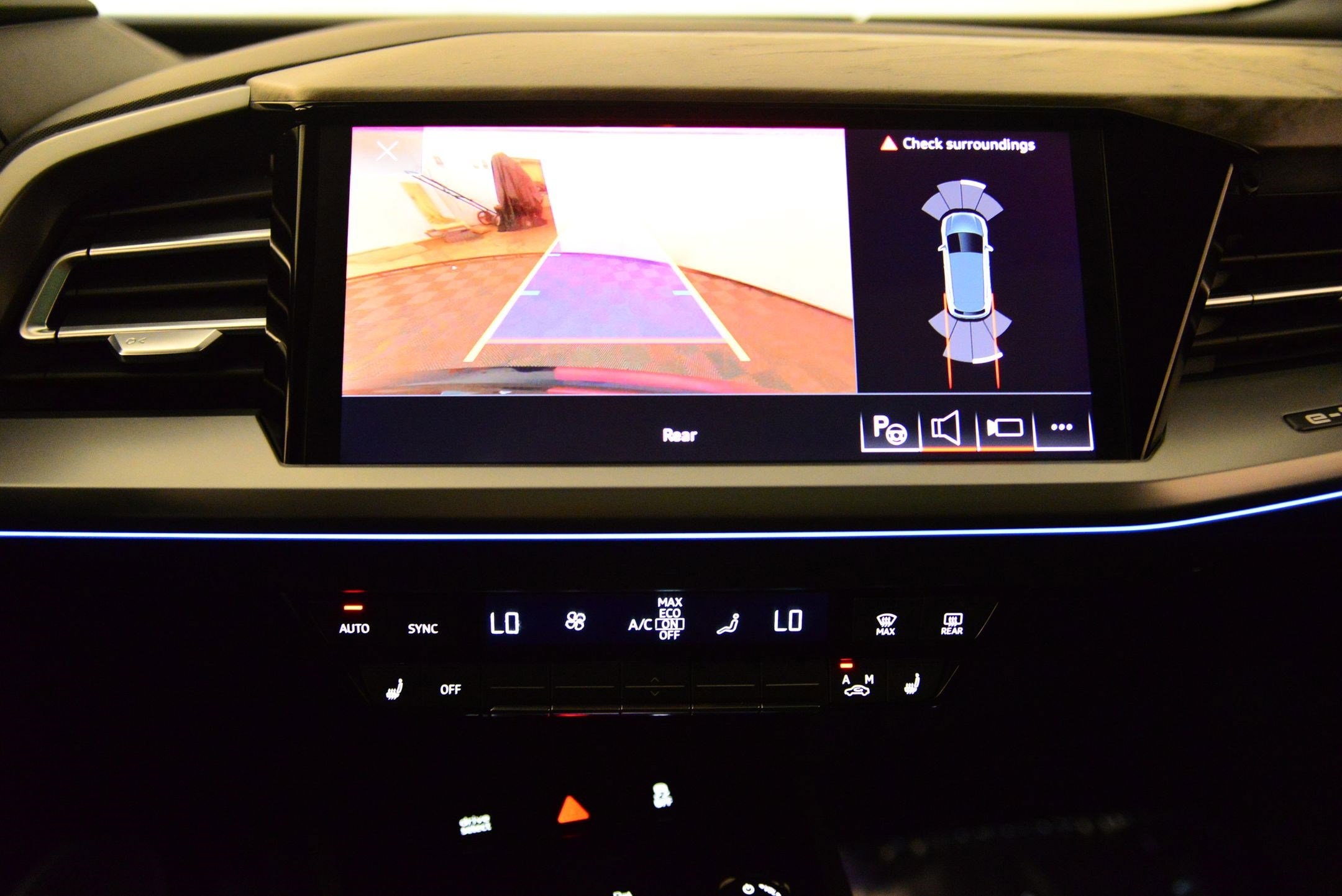2023 Audi Q4 40 E-tron Premium Plus photo 4