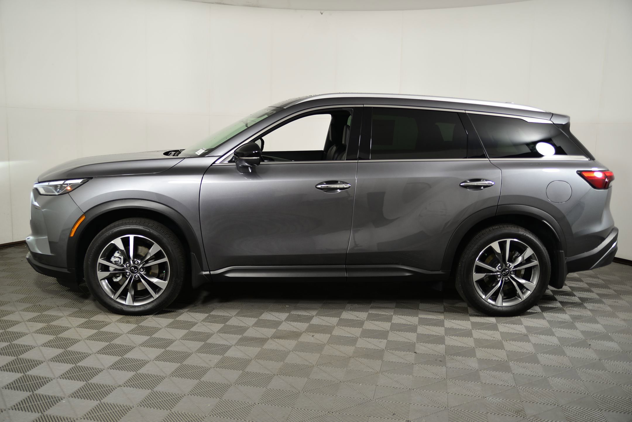 2024 Infiniti QX60 Luxe photo 2